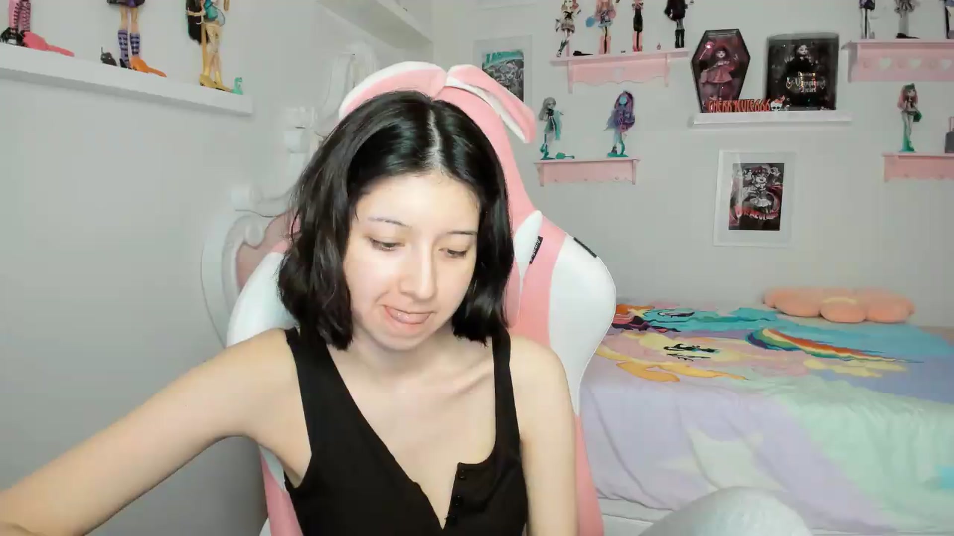Gallery image thumbnail from Cherrycute666's myfreecams stream on, 04/28/2026, 06:15 image 9 of 20