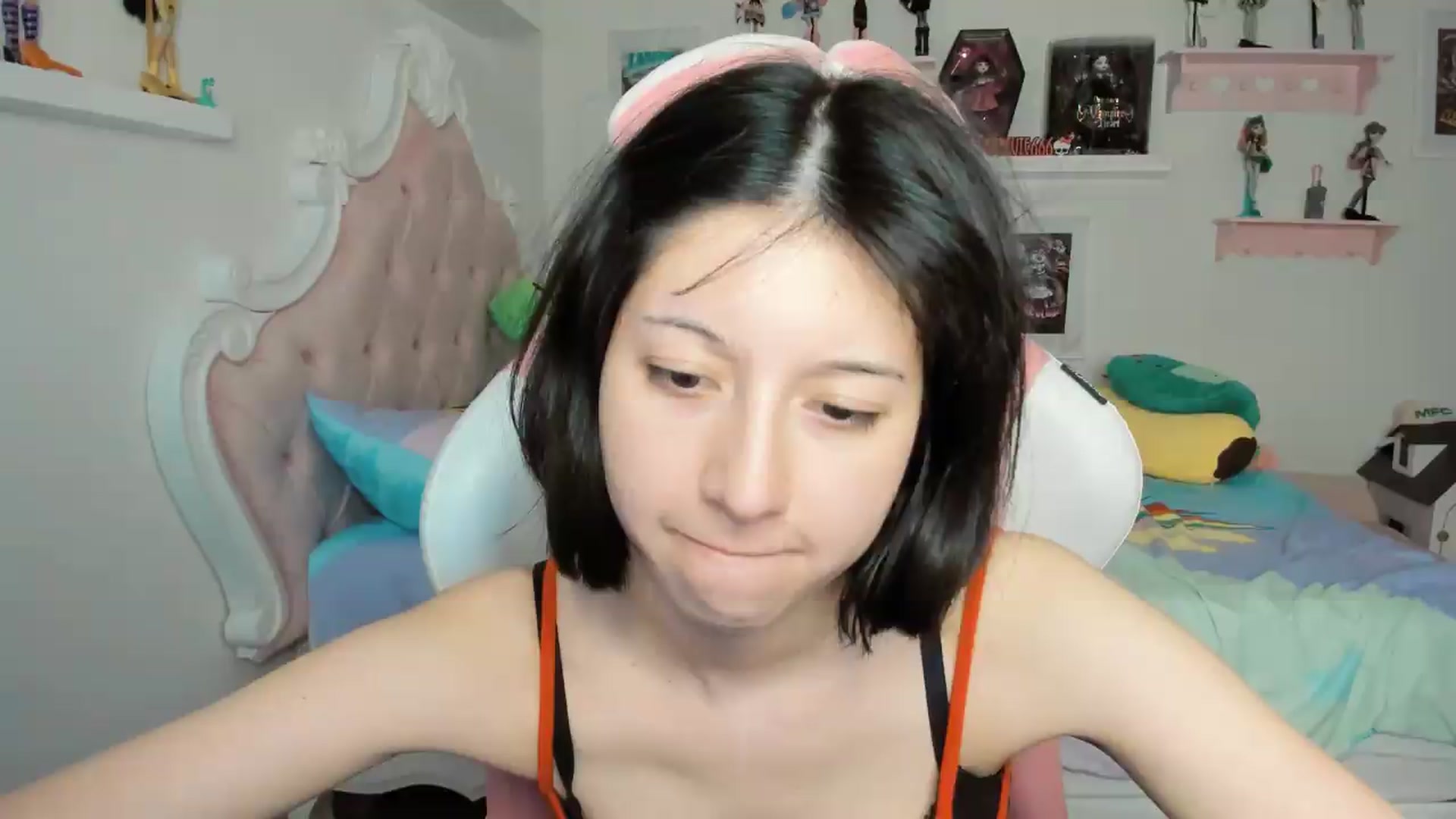 Gallery image thumbnail from Cherrycute666's myfreecams stream on, 04/29/2026, 07:39 image 13 of 20