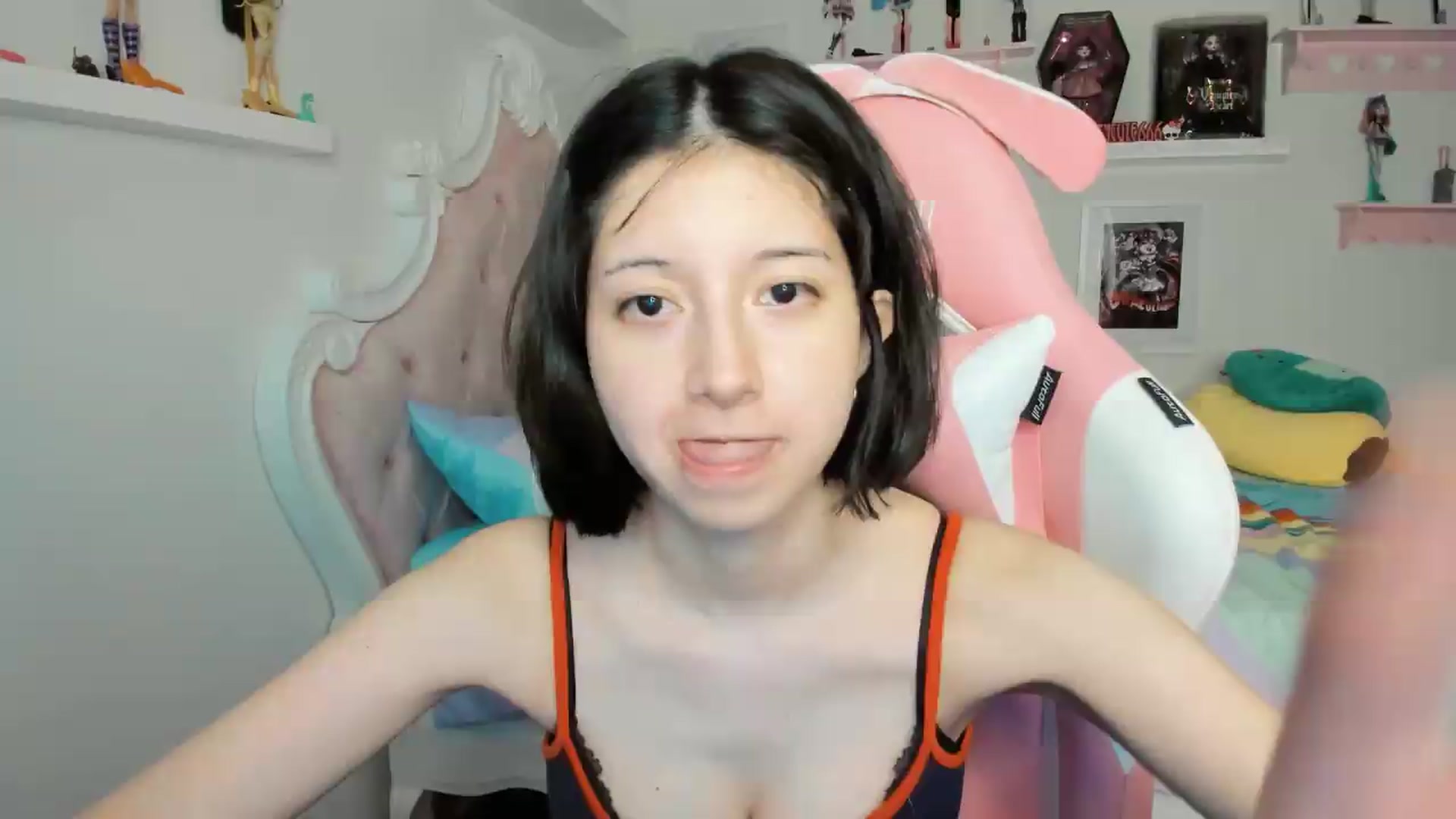 Gallery image thumbnail from Cherrycute666's myfreecams stream on, 04/29/2026, 07:39 image 1 of 20