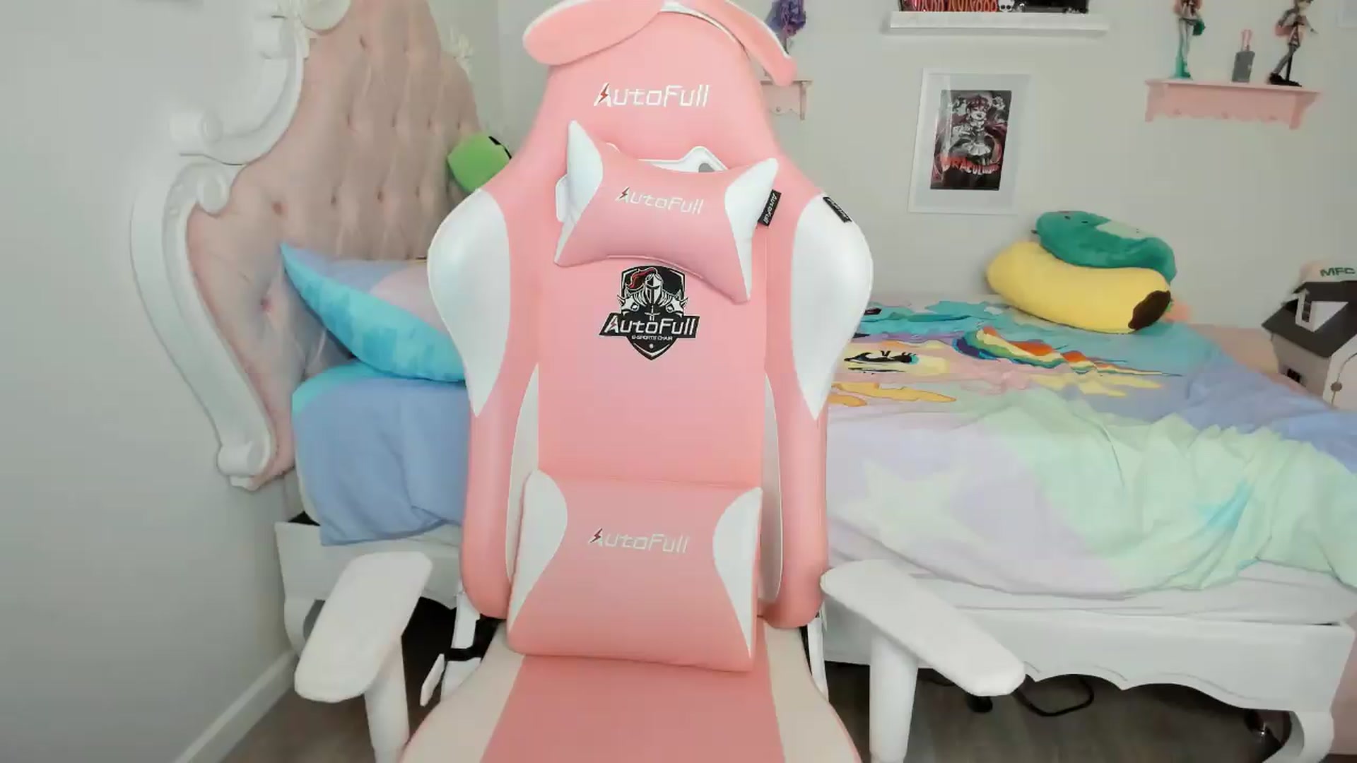 Gallery image thumbnail from Cherrycute666's myfreecams stream on, 04/29/2026, 07:39 image 15 of 20