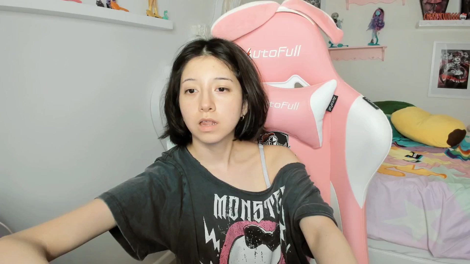 Gallery image thumbnail from Cherrycute666's myfreecams stream on, 05/03/2026, 07:07 image 8 of 20