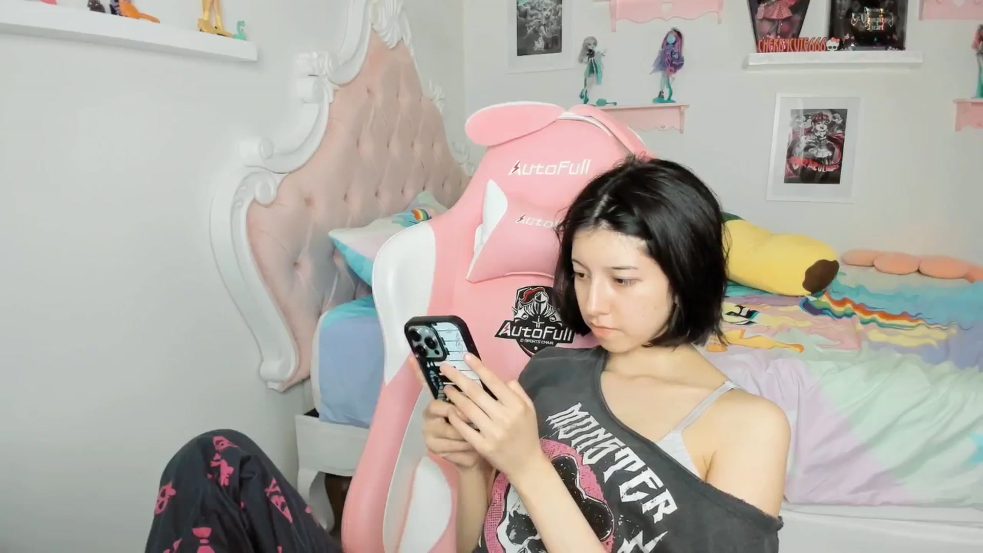 Gallery image thumbnail from Cherrycute666's myfreecams stream on, 05/03/2026, 07:07 image 12 of 20