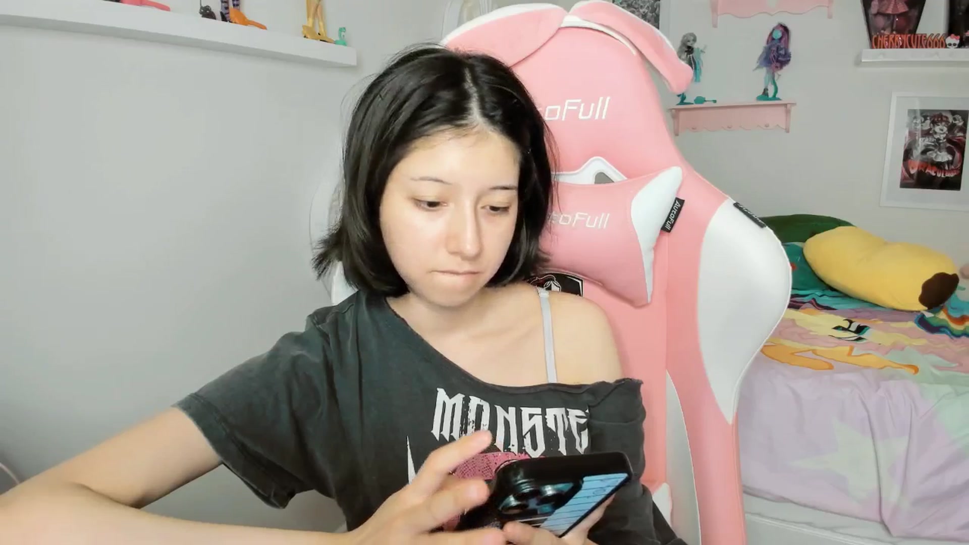 Gallery image thumbnail from Cherrycute666's myfreecams stream on, 05/03/2026, 07:07 image 9 of 20
