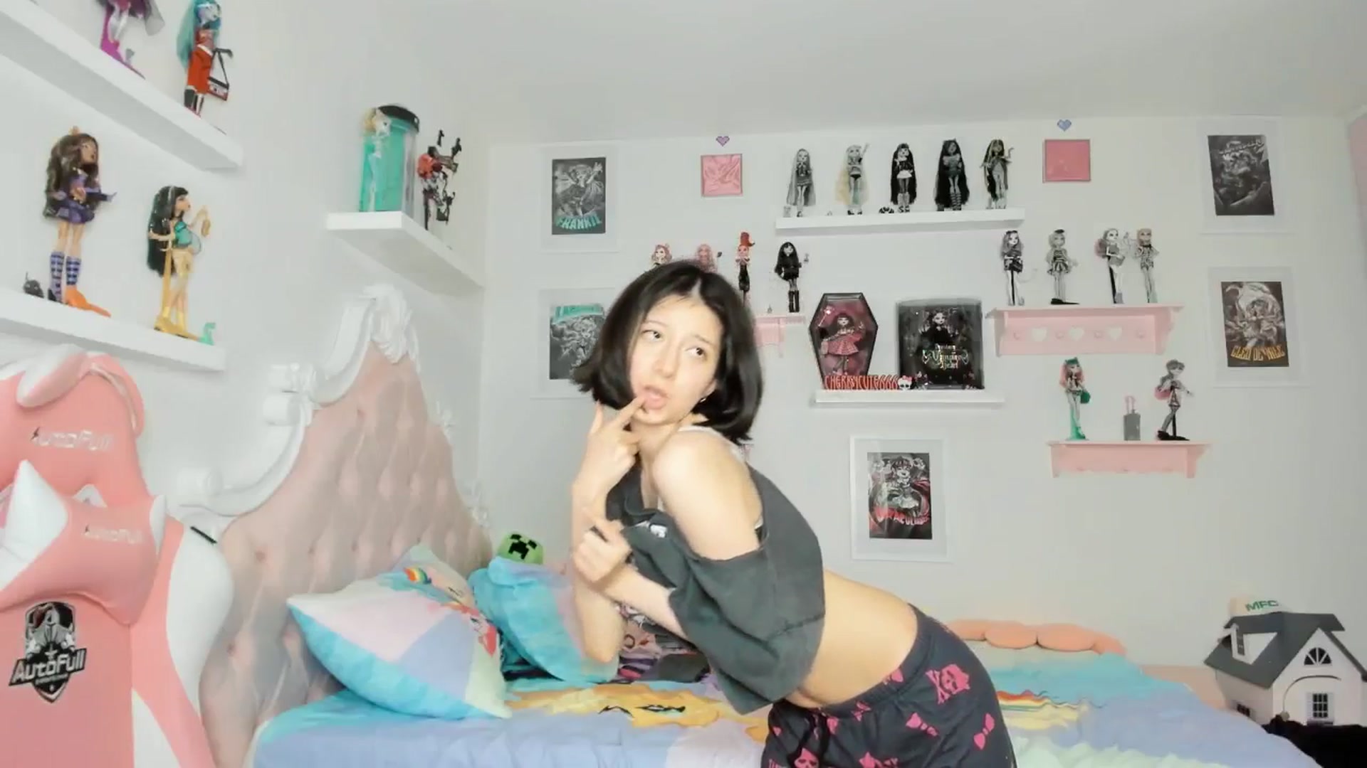 Gallery image thumbnail from Cherrycute666's myfreecams stream on, 05/03/2026, 07:07 image 13 of 20