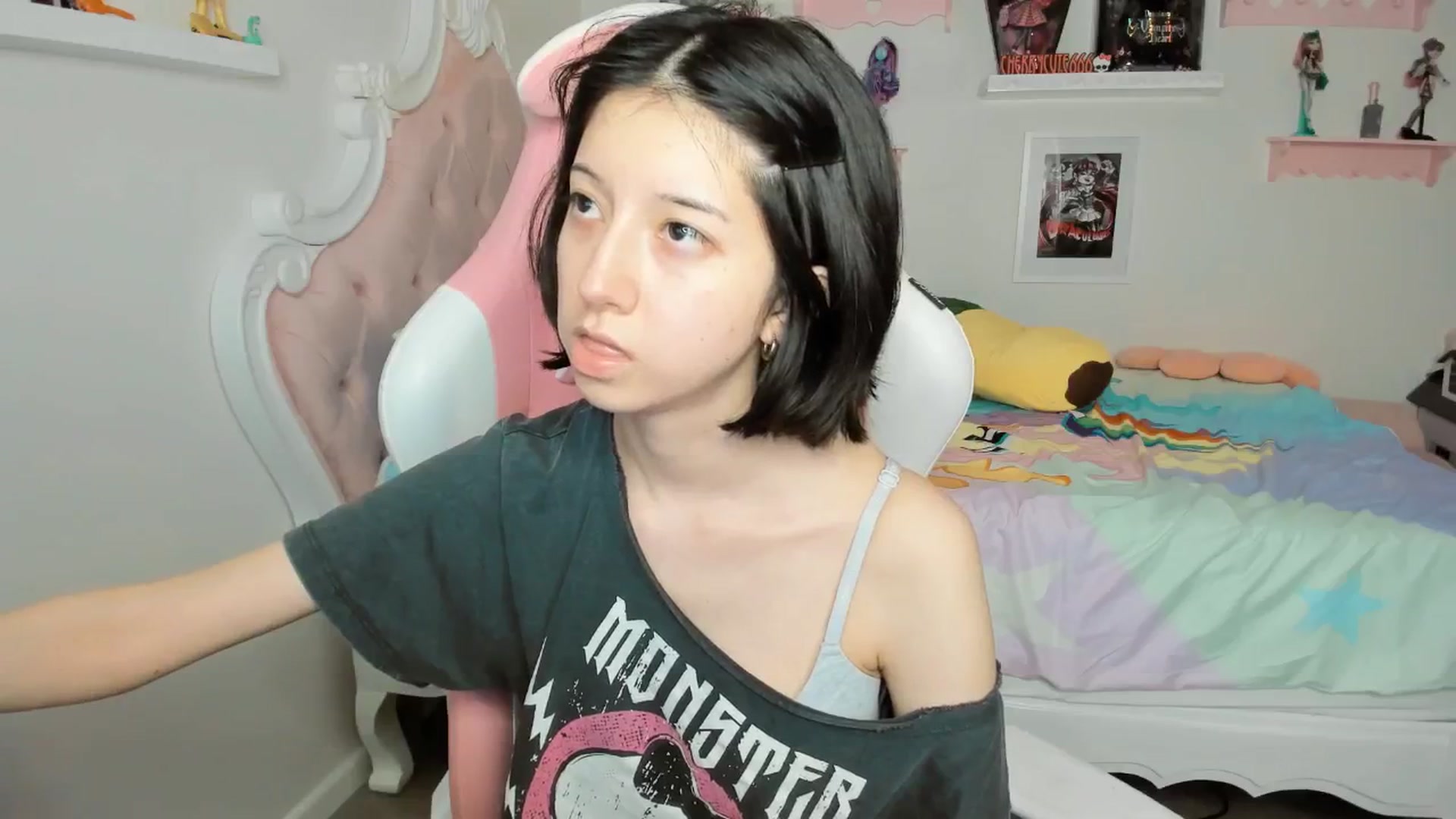 Gallery image thumbnail from Cherrycute666's myfreecams stream on, 05/03/2026, 07:07 image 14 of 20