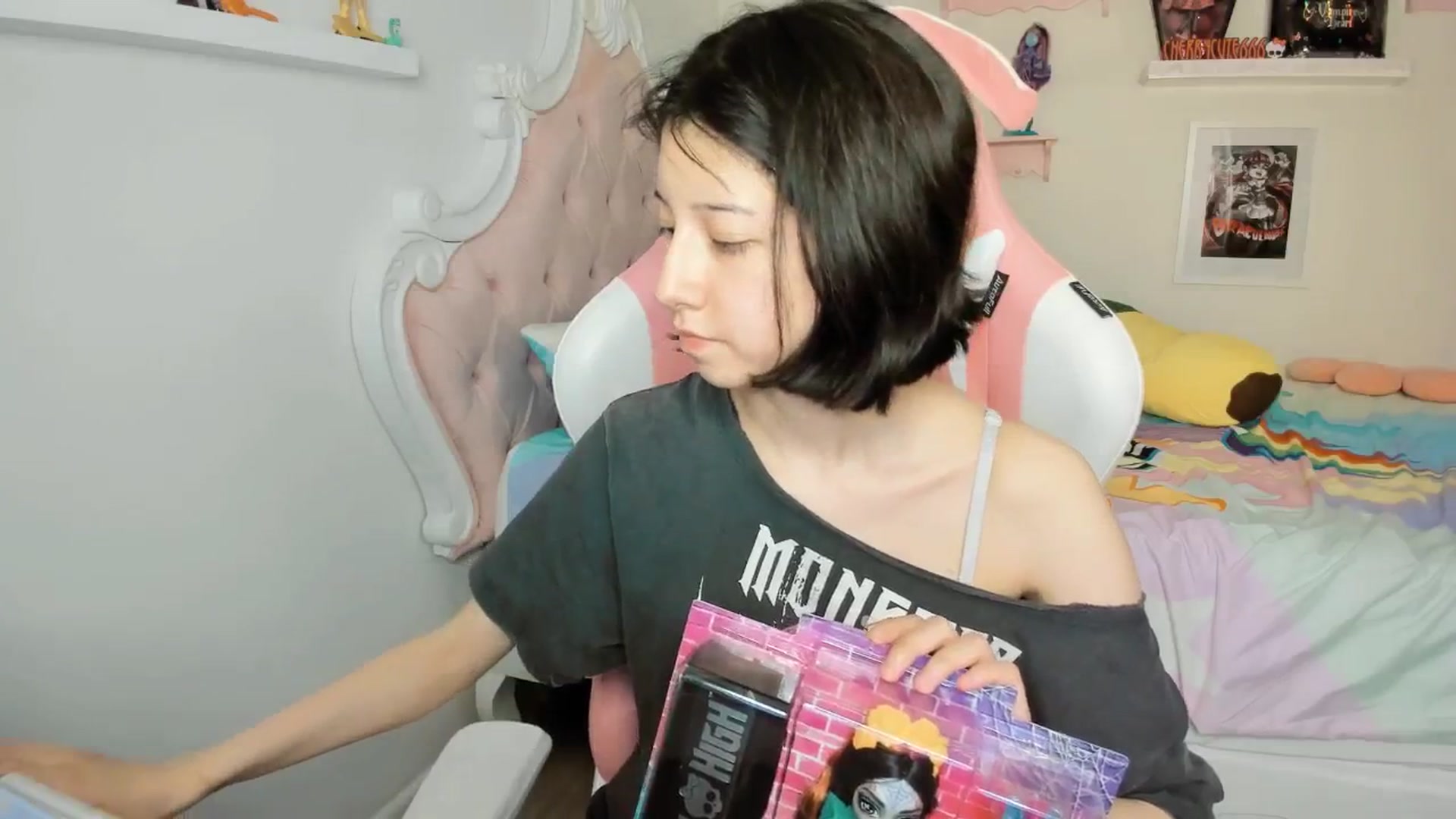Gallery image thumbnail from Cherrycute666's myfreecams stream on, 05/03/2026, 07:07 image 5 of 20