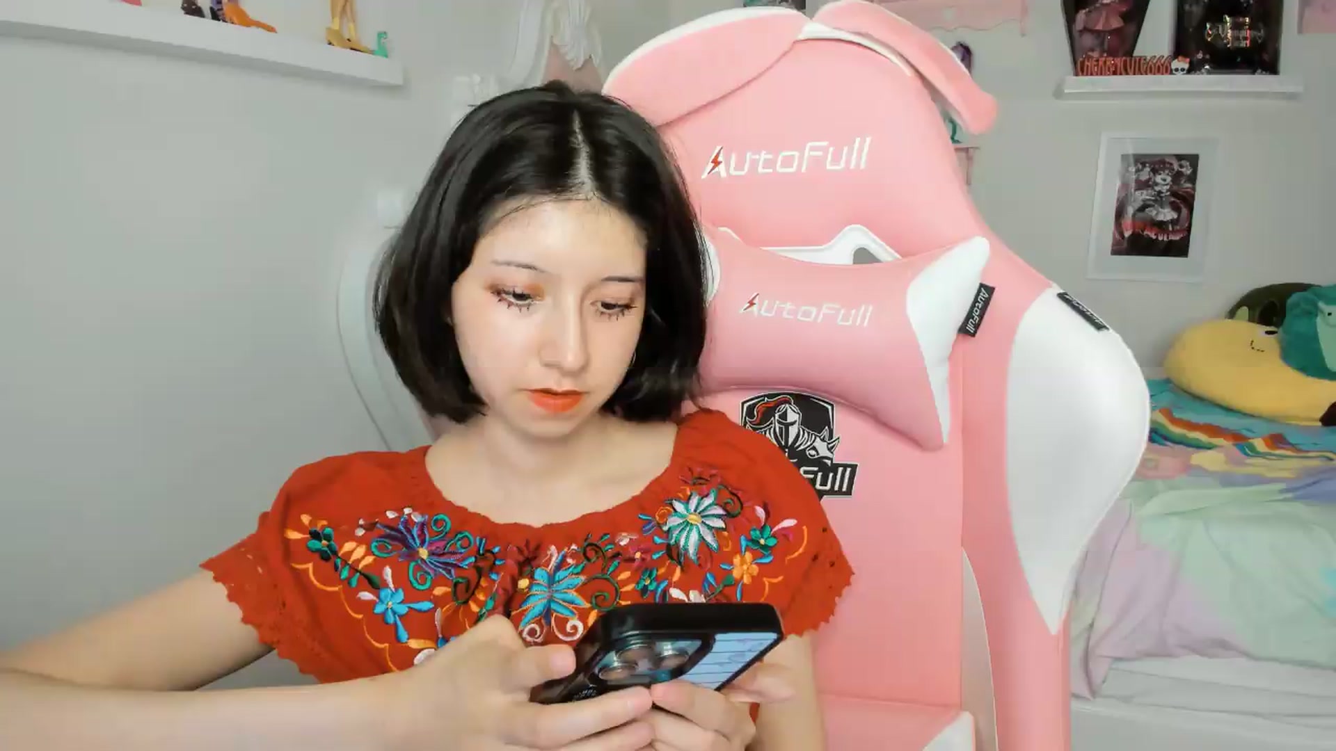 Gallery image thumbnail from Cherrycute666's myfreecams stream on, 05/06/2026, 04:32 image 6 of 20