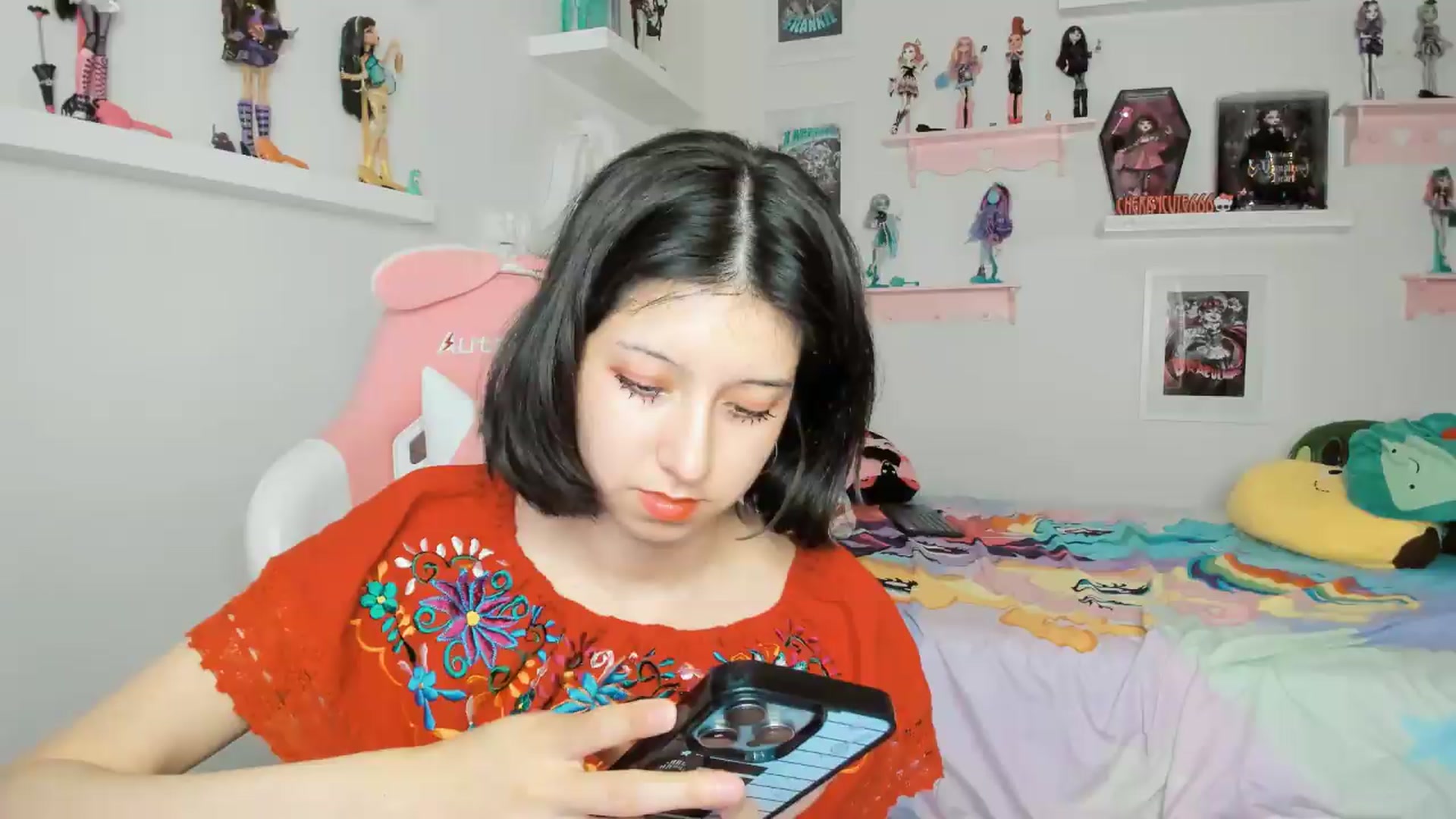 Gallery image thumbnail from Cherrycute666's myfreecams stream on, 05/06/2026, 04:32 image 15 of 20