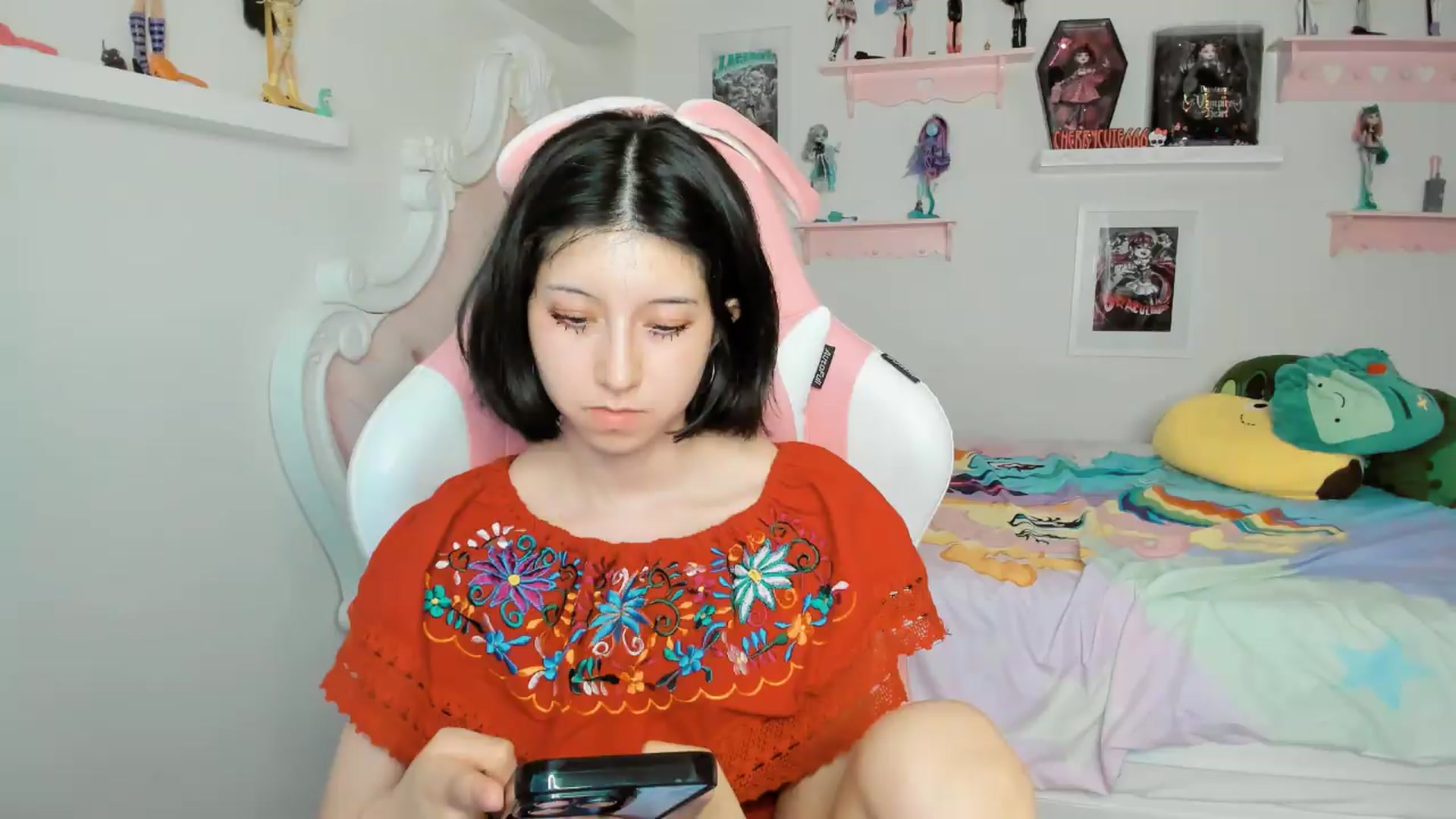 Gallery image thumbnail from Cherrycute666's myfreecams stream on, 05/06/2026, 07:23 image 2 of 20