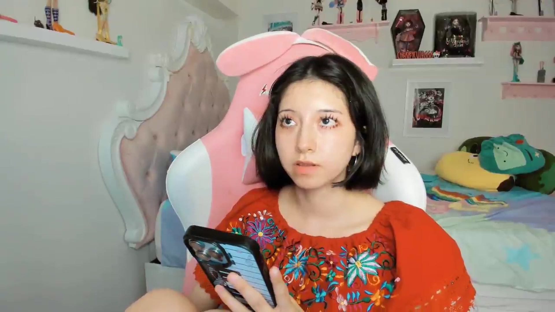 Gallery image thumbnail from Cherrycute666's myfreecams stream on, 05/06/2026, 07:23 image 3 of 20