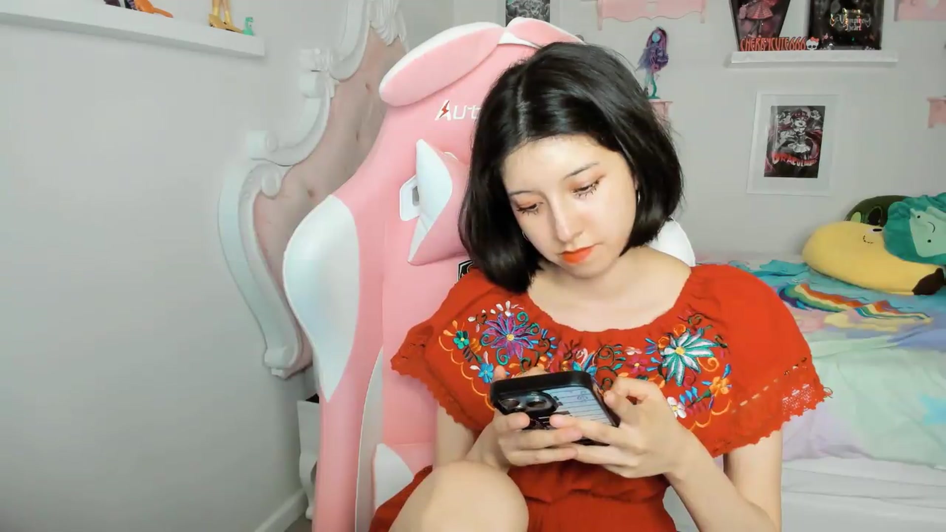 Gallery image thumbnail from Cherrycute666's myfreecams stream on, 05/06/2026, 07:23 image 9 of 20