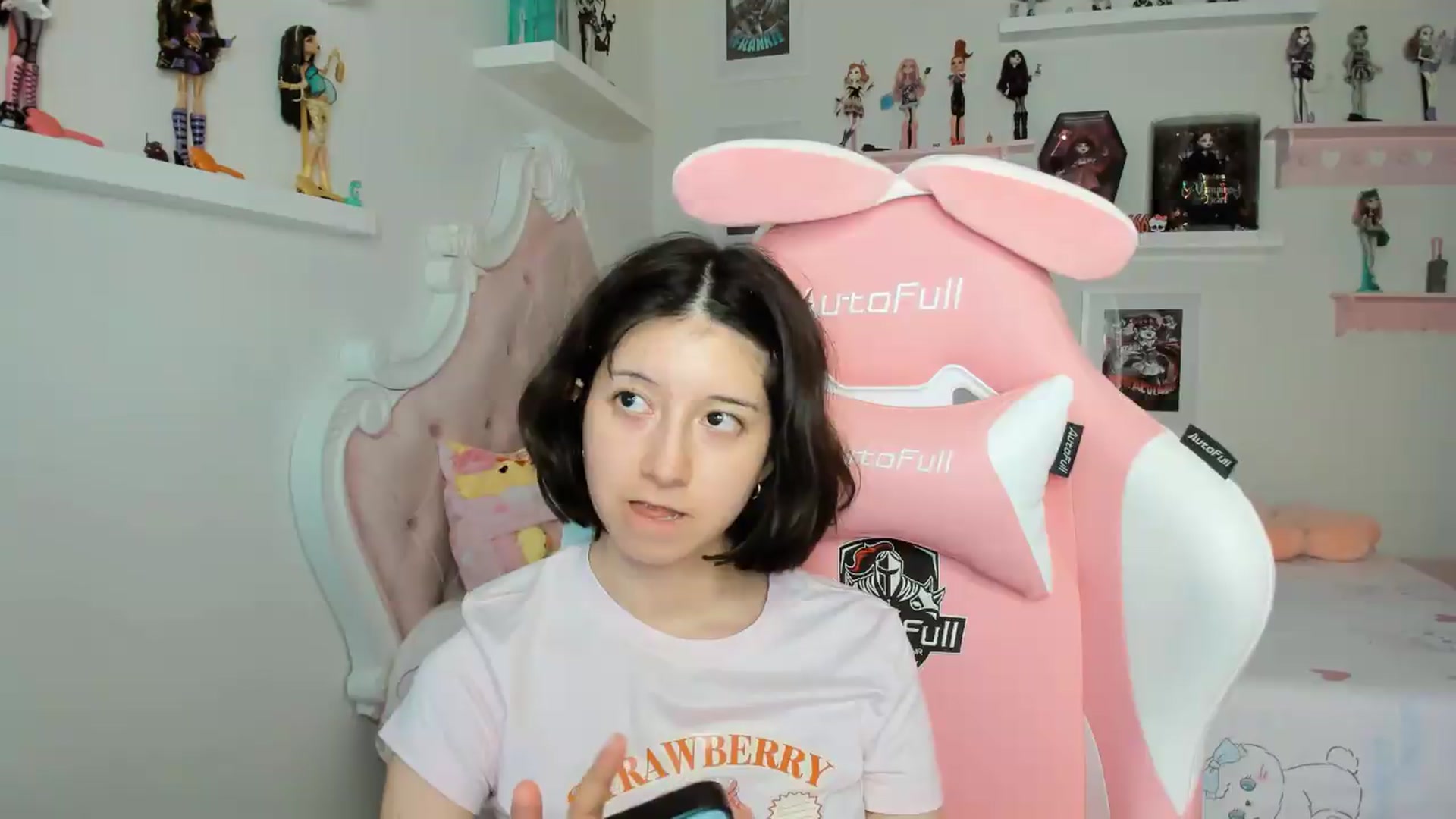 Gallery image thumbnail from Cherrycute666's myfreecams stream on, 05/08/2026, 04:39 image 14 of 20
