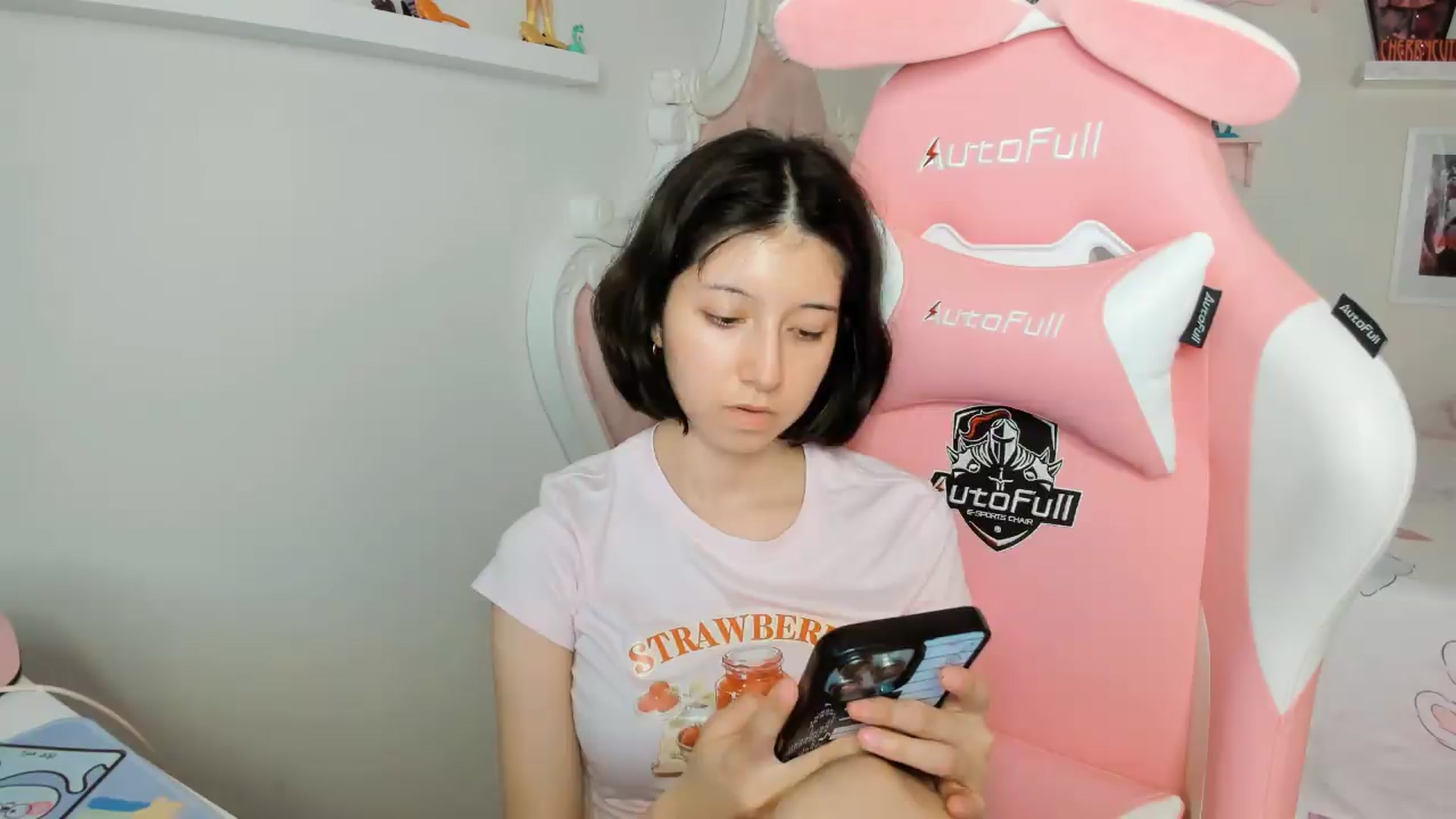 Gallery image thumbnail from Cherrycute666's myfreecams stream on, 05/08/2026, 04:39 image 12 of 20