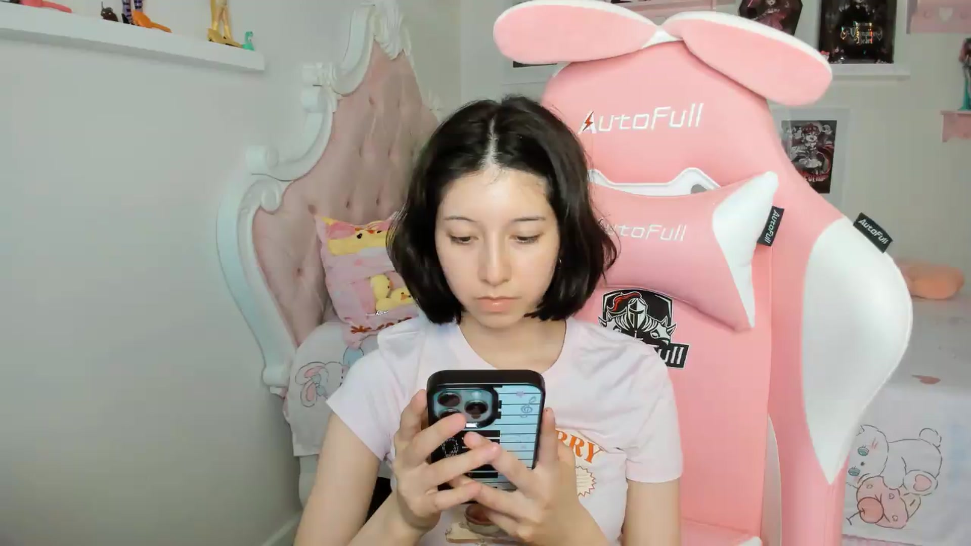 Gallery image thumbnail from Cherrycute666's myfreecams stream on, 05/08/2026, 04:39 image 15 of 20