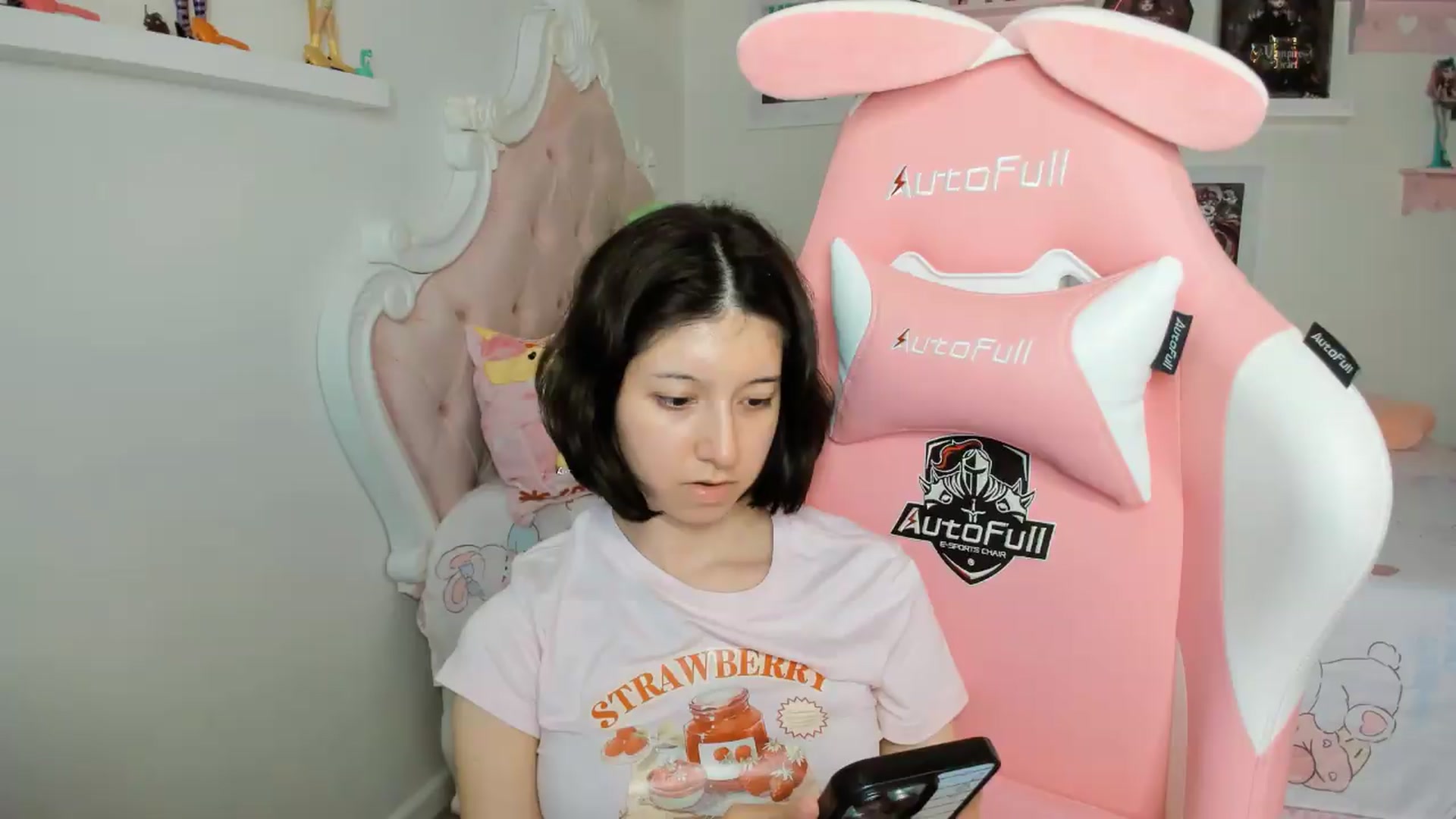 Gallery image thumbnail from Cherrycute666's myfreecams stream on, 05/08/2026, 04:39 image 18 of 20
