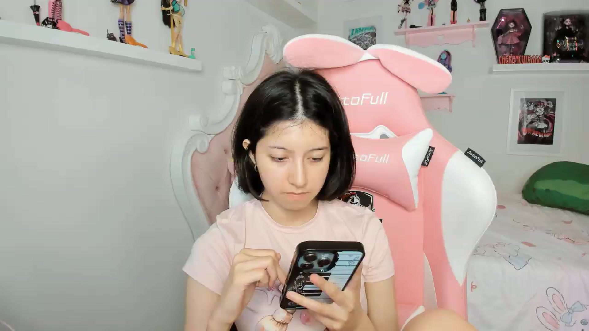 Gallery image thumbnail from Cherrycute666's myfreecams stream on, 05/09/2026, 02:46 image 14 of 20