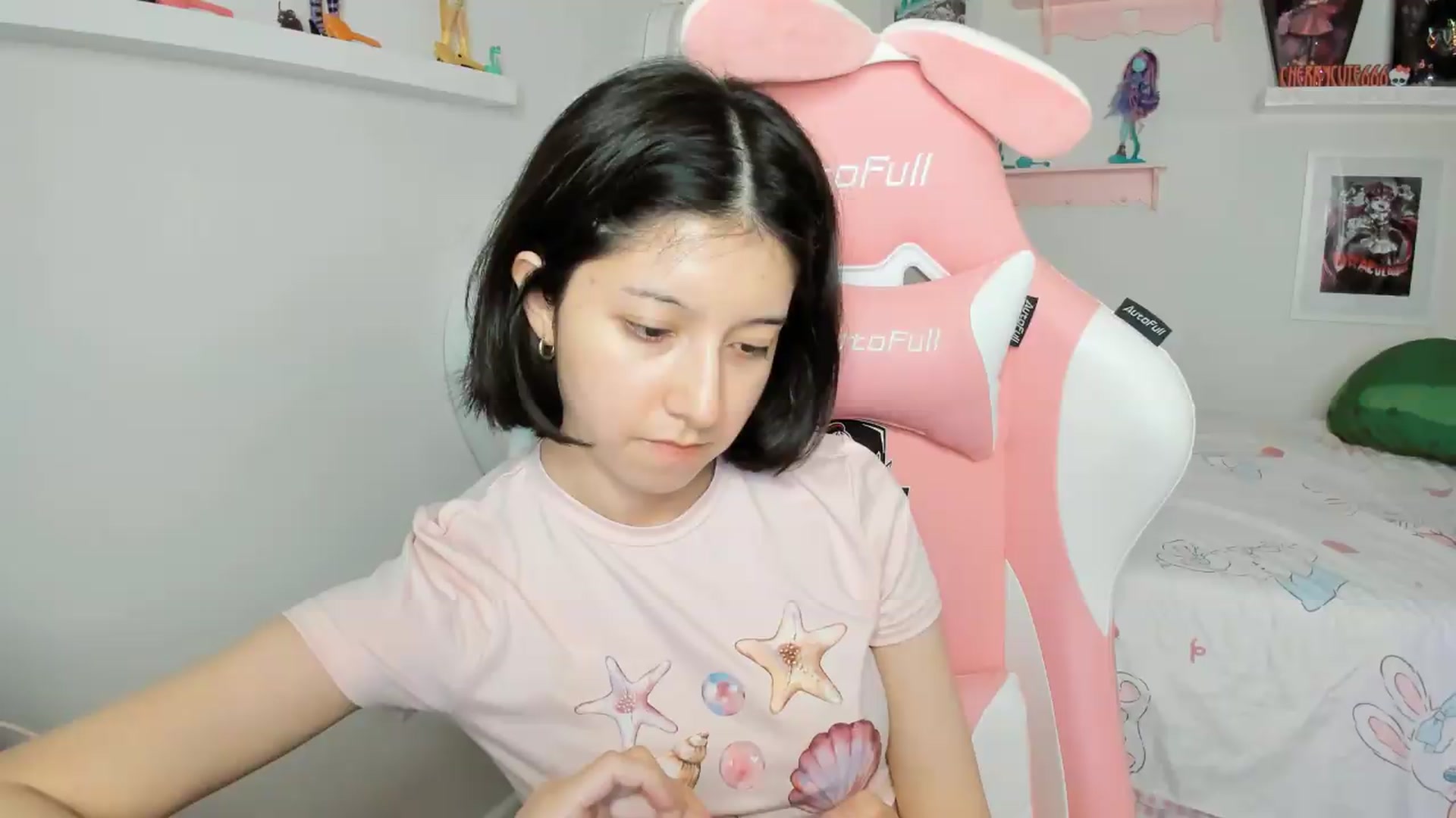 Gallery image thumbnail from Cherrycute666's myfreecams stream on, 05/09/2026, 02:46 image 10 of 20