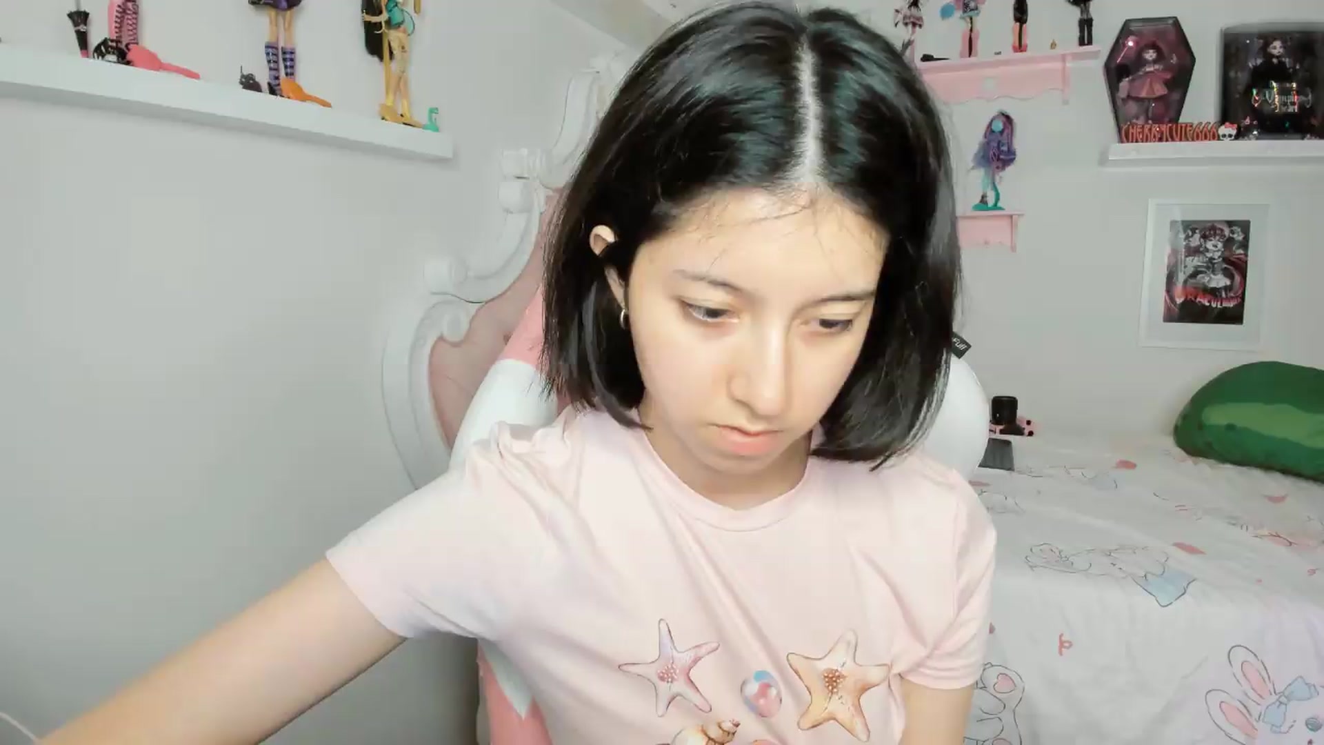 Gallery image thumbnail from Cherrycute666's myfreecams stream on, 05/09/2026, 02:46 image 12 of 20