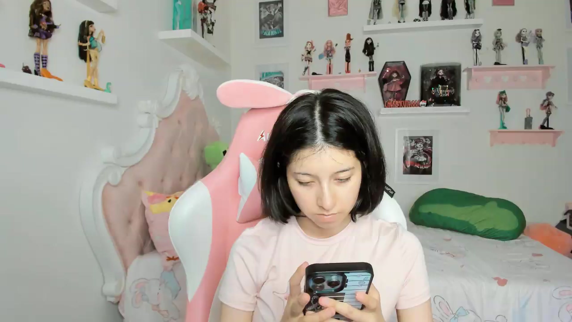 Gallery image thumbnail from Cherrycute666's myfreecams stream on, 05/09/2026, 02:46 image 9 of 20