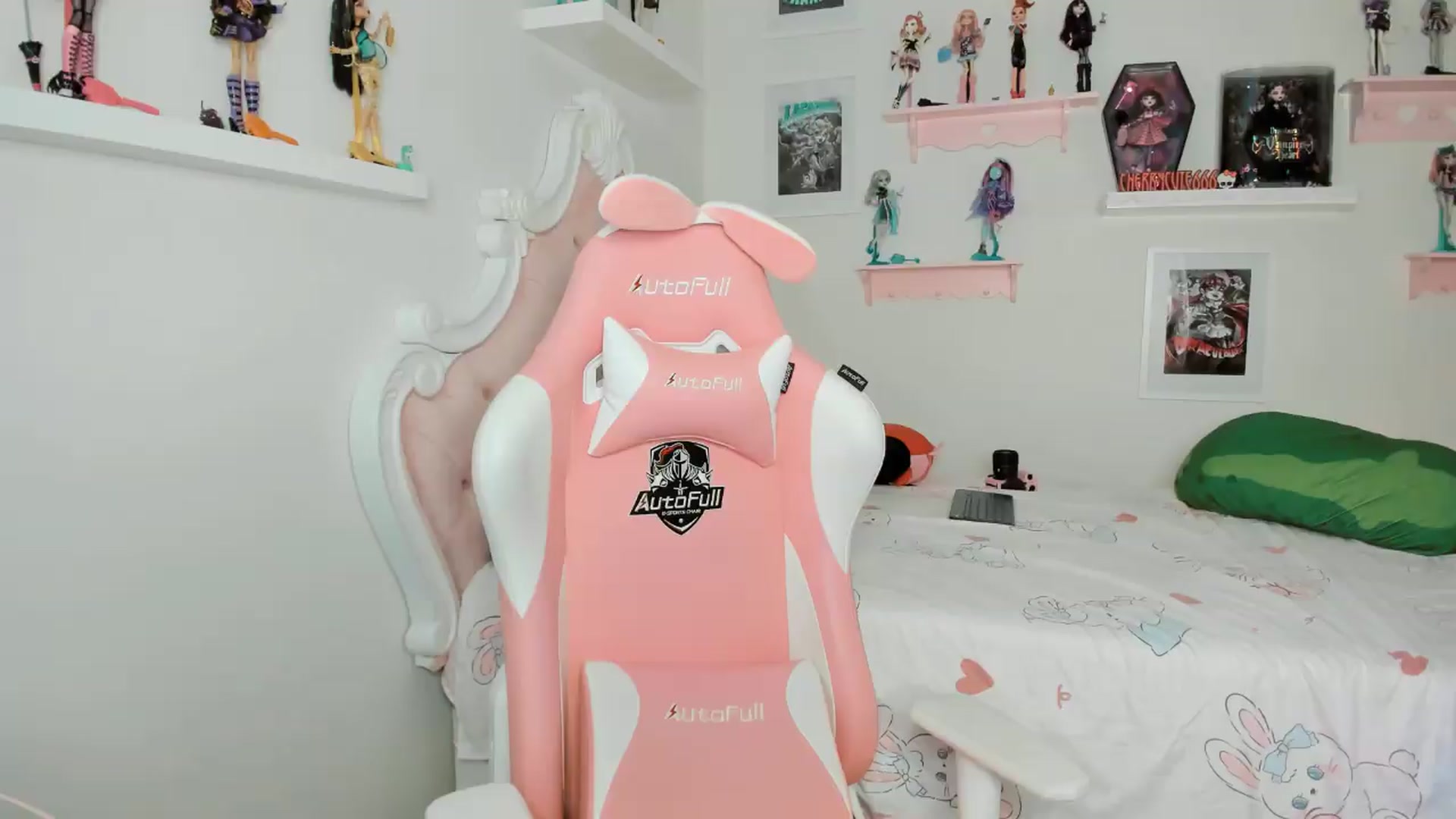 Gallery image thumbnail from Cherrycute666's myfreecams stream on, 05/09/2026, 02:46 image 3 of 20