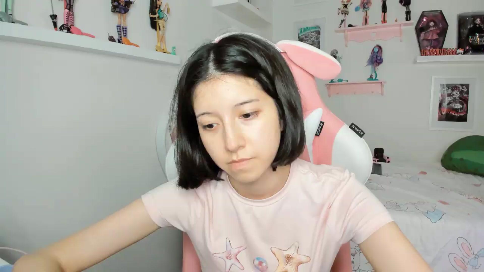 Gallery image thumbnail from Cherrycute666's myfreecams stream on, 05/09/2026, 02:46 image 5 of 20