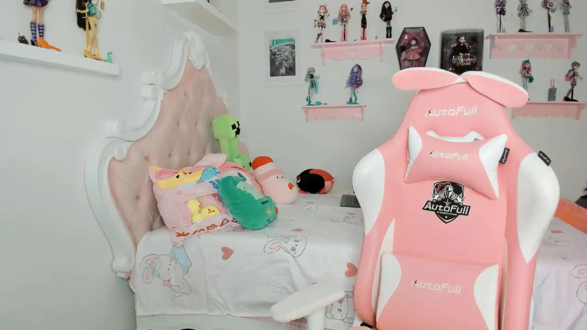 Gallery image thumbnail from Cherrycute666's myfreecams stream on, 05/09/2026, 02:46 image 6 of 20