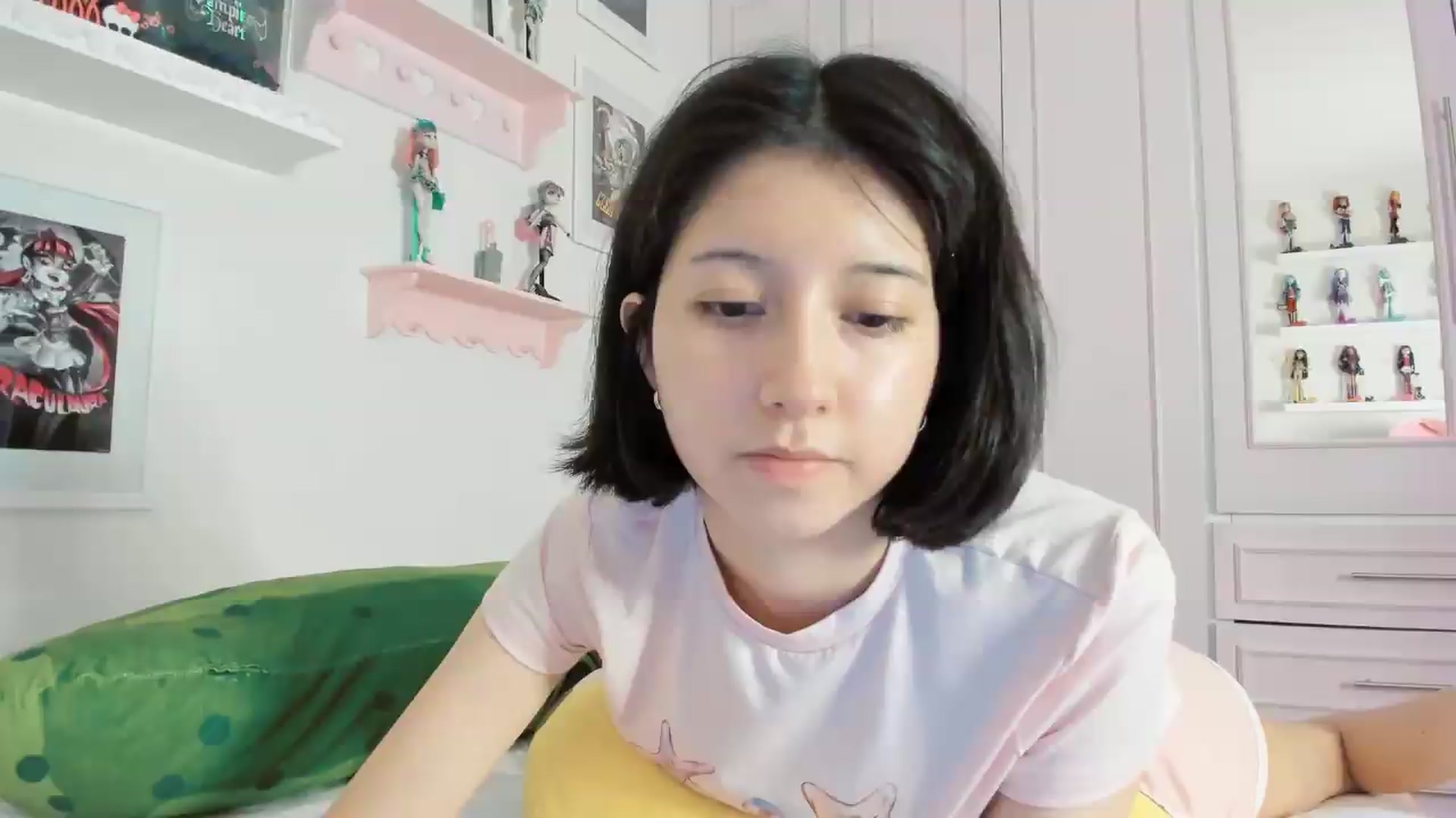 Gallery image thumbnail from Cherrycute666's myfreecams stream on, 05/09/2026, 04:27 image 6 of 20