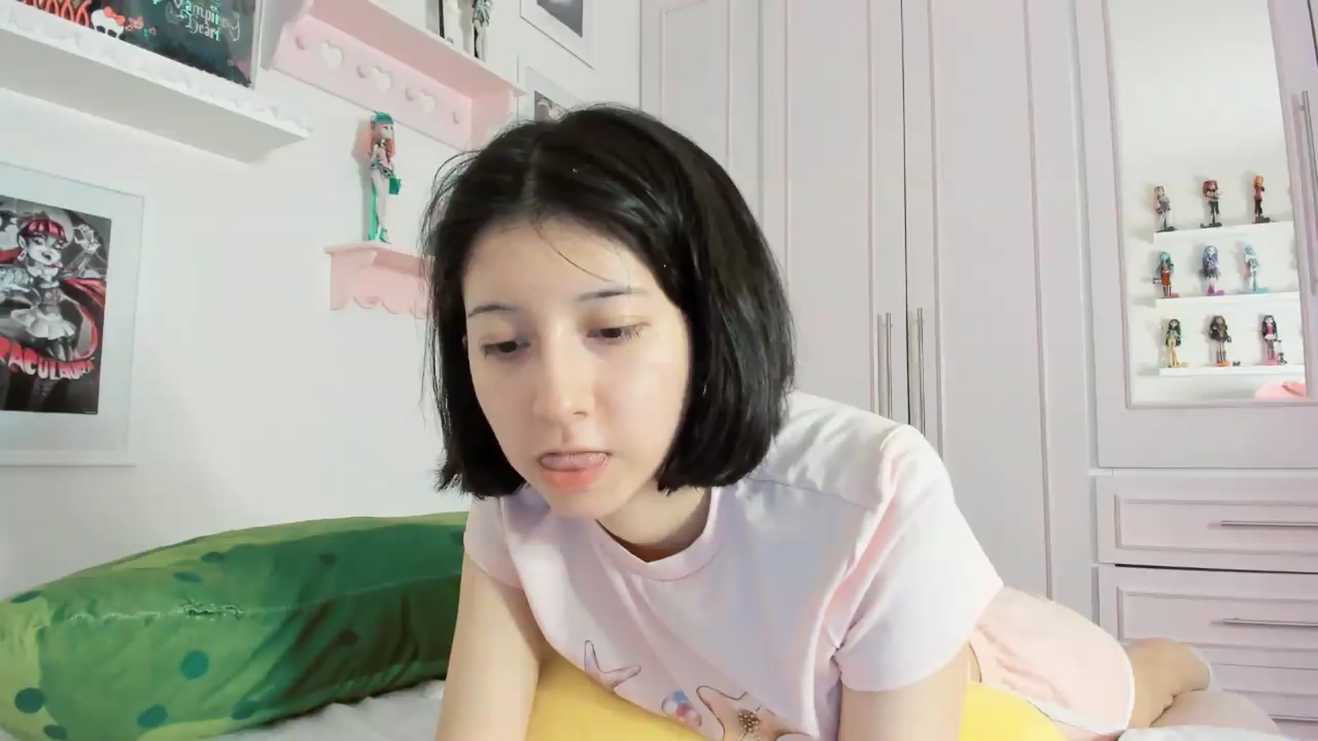 Gallery image thumbnail from Cherrycute666's myfreecams stream on, 05/09/2026, 04:27 image 8 of 20