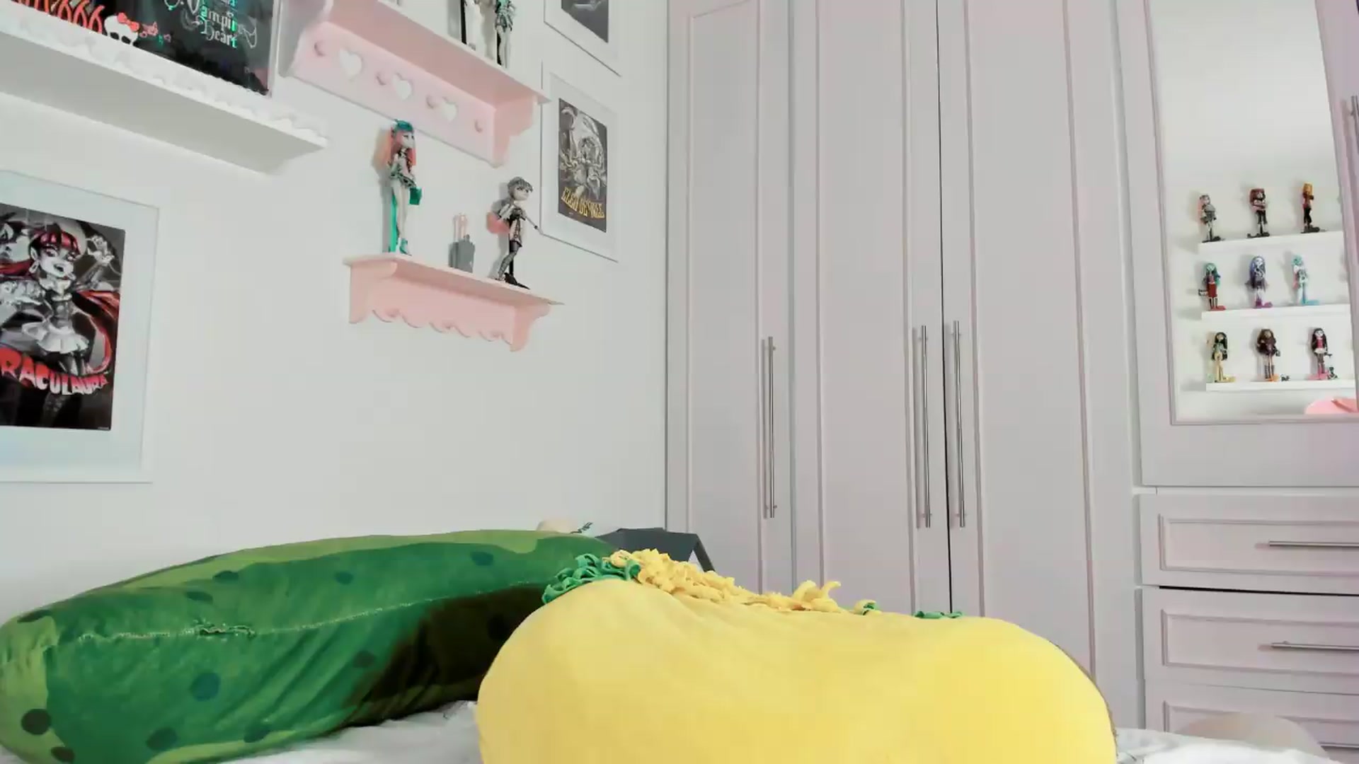 Gallery image thumbnail from Cherrycute666's myfreecams stream on, 05/09/2026, 04:27 image 16 of 20
