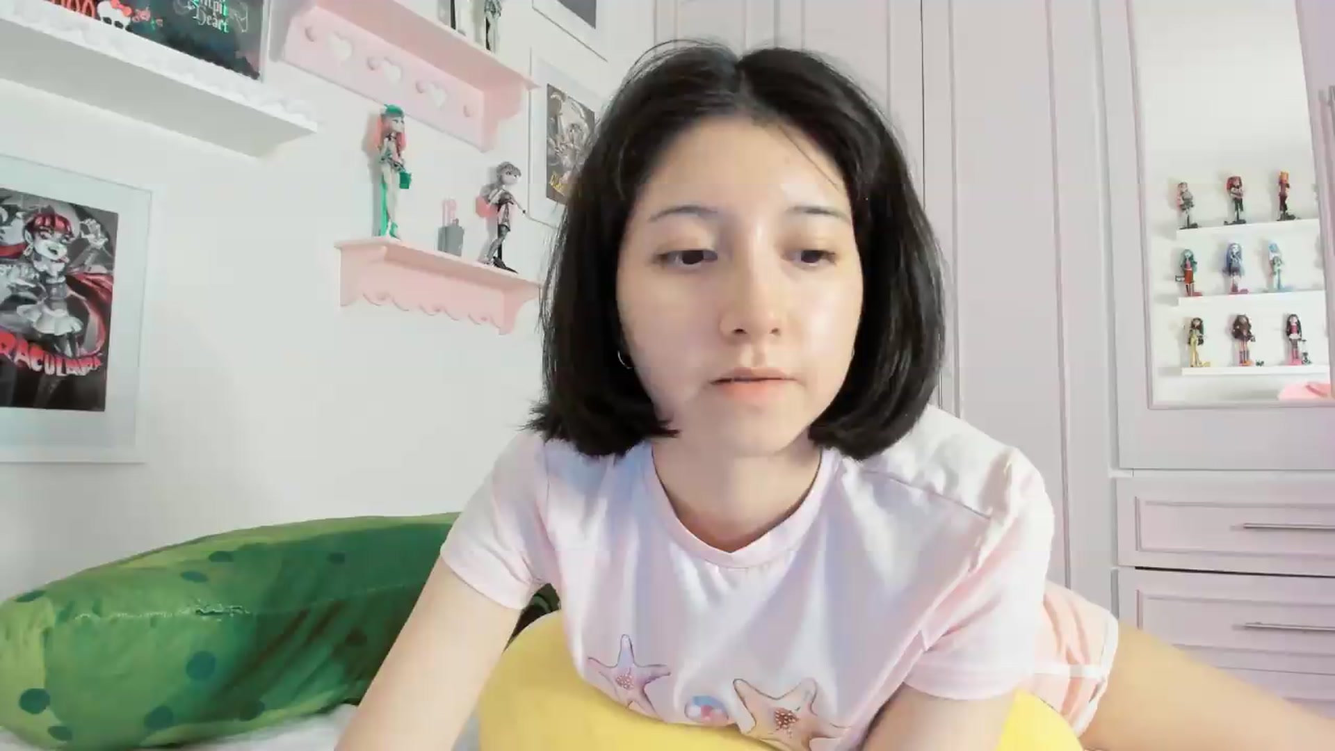 Gallery image thumbnail from Cherrycute666's myfreecams stream on, 05/09/2026, 04:27 image 1 of 20