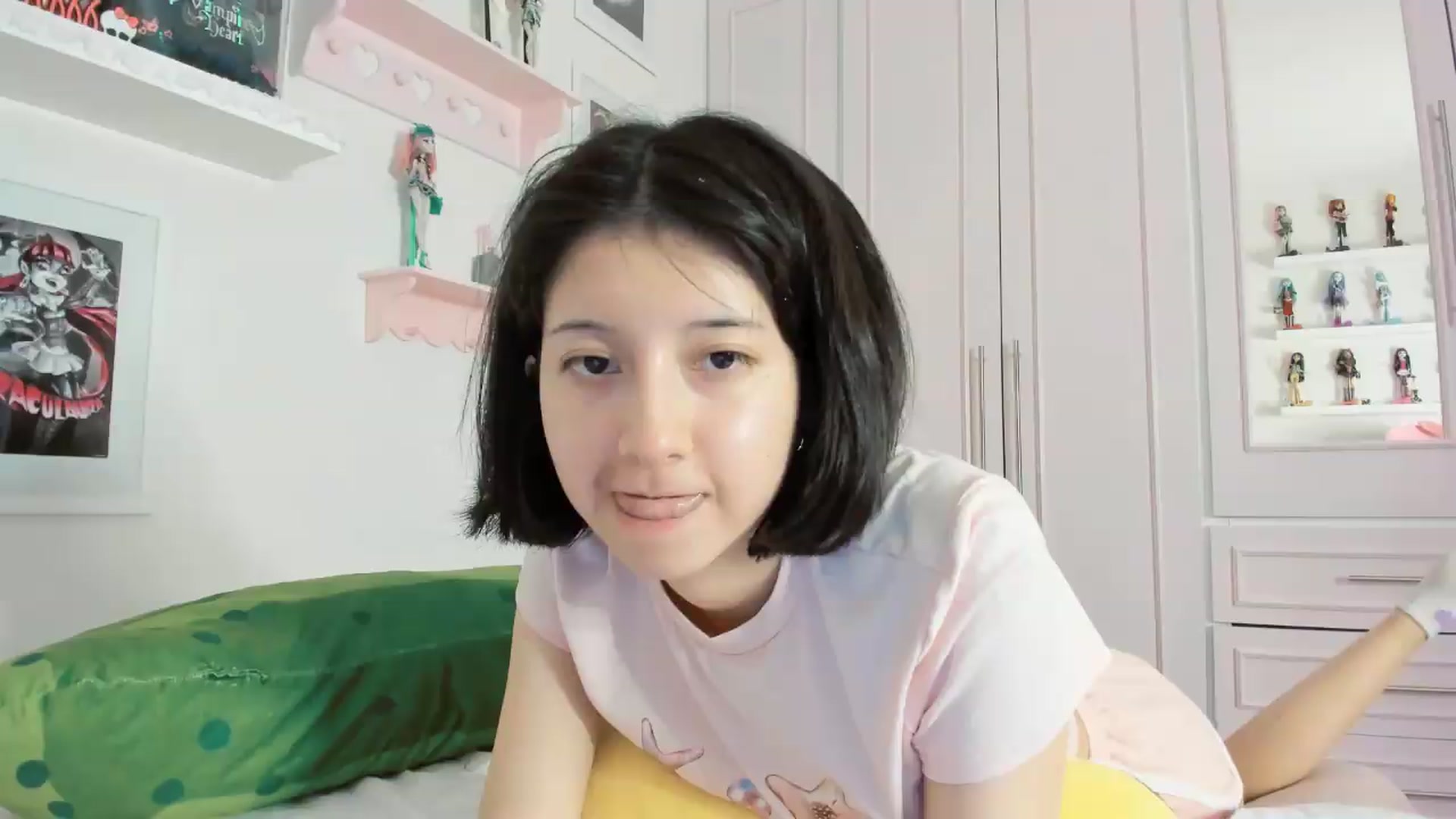 Gallery image thumbnail from Cherrycute666's myfreecams stream on, 05/09/2026, 04:27 image 9 of 20