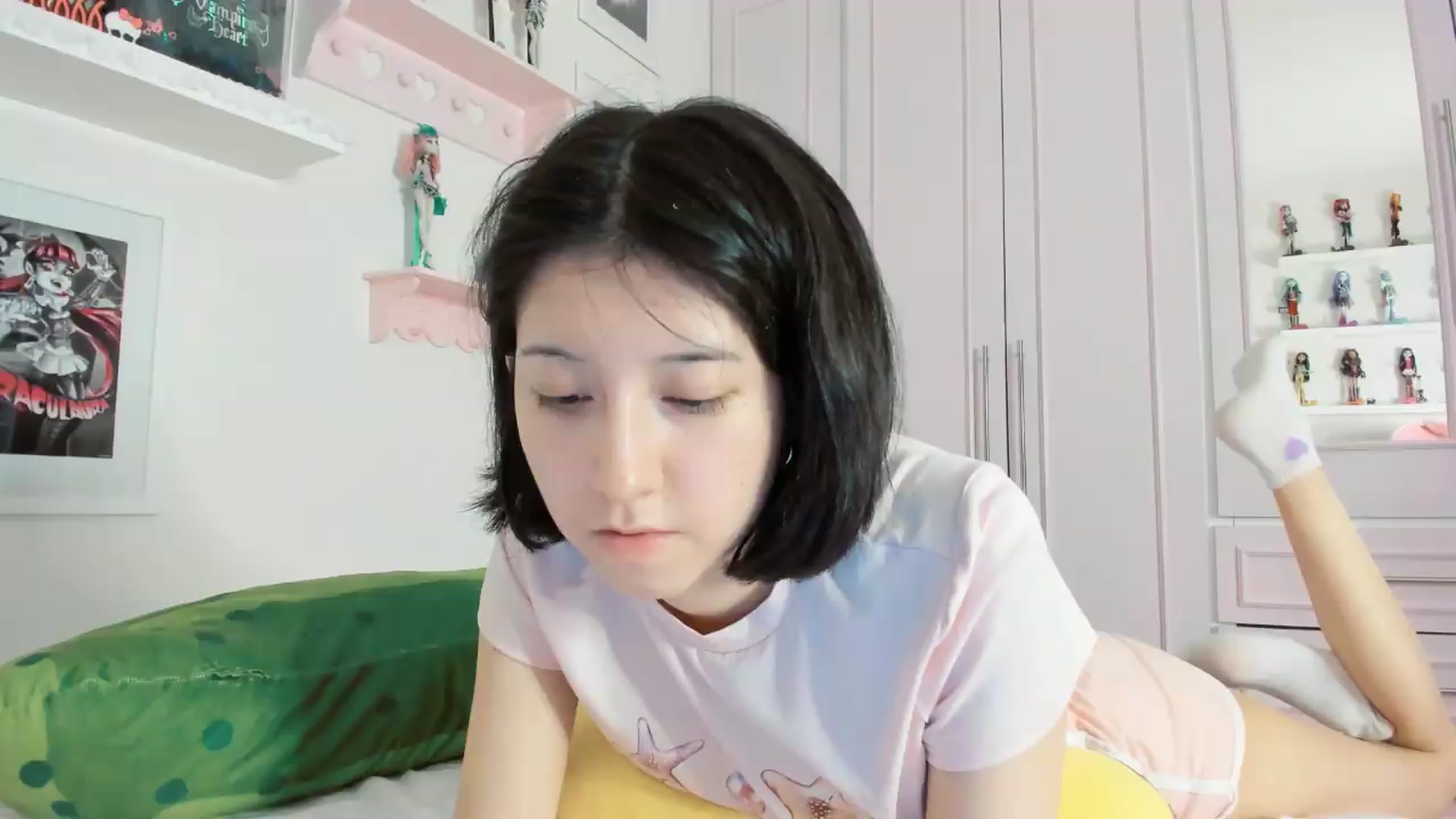 Gallery image thumbnail from Cherrycute666's myfreecams stream on, 05/09/2026, 04:27 image 4 of 20