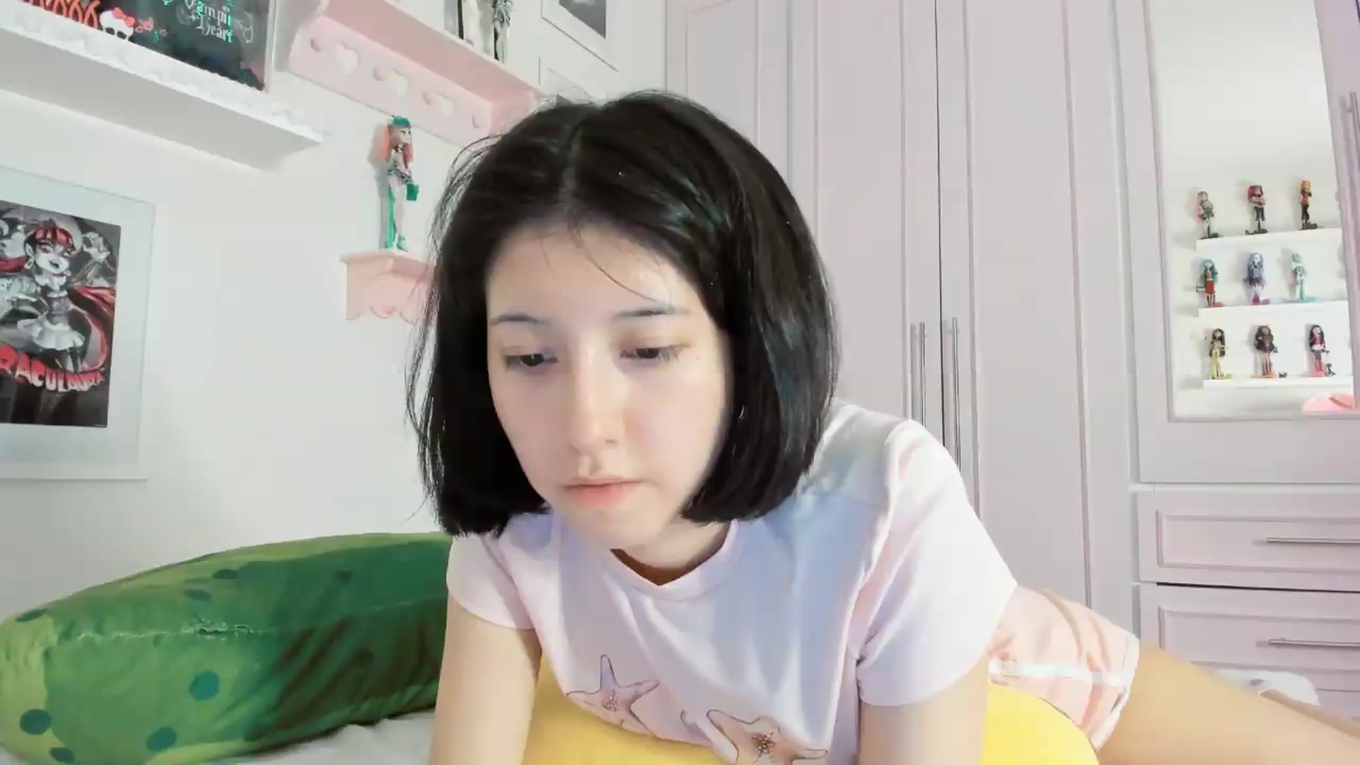 Gallery image thumbnail from Cherrycute666's myfreecams stream on, 05/09/2026, 04:27 image 2 of 20