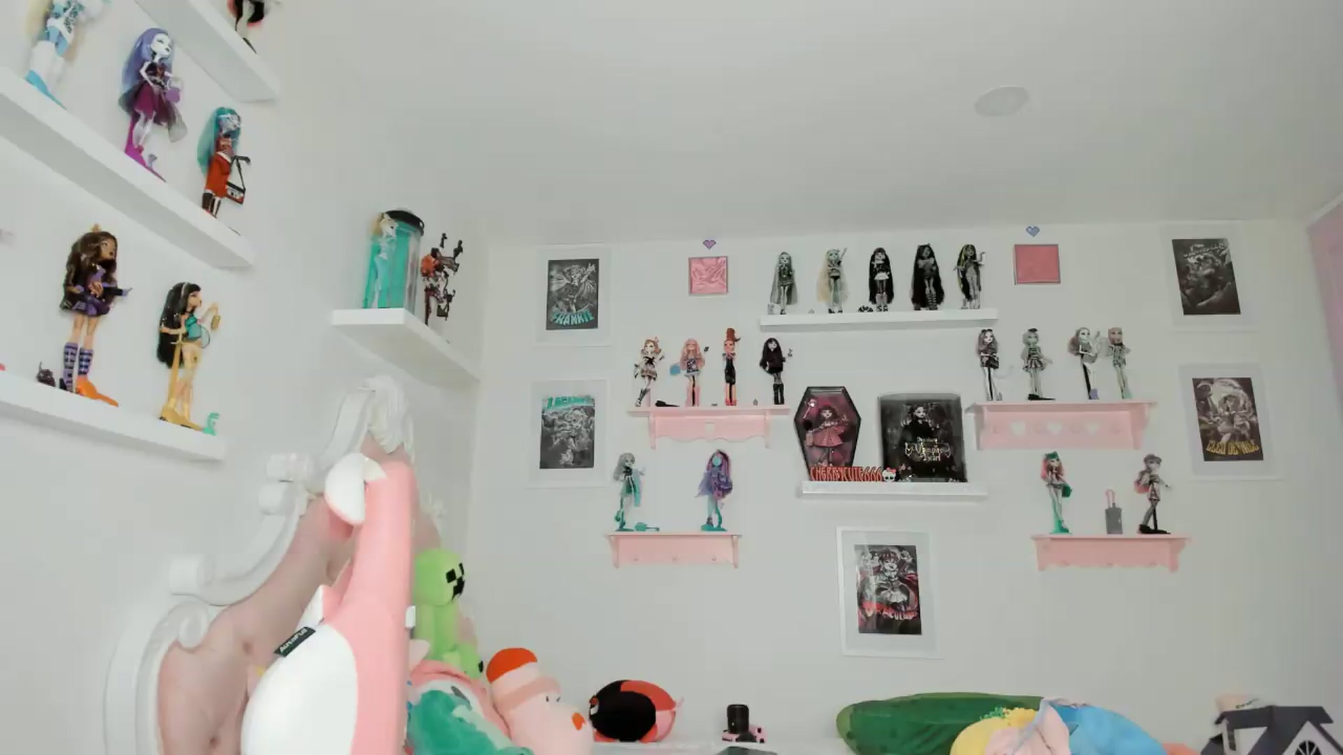 Gallery image thumbnail from Cherrycute666's myfreecams stream on, 05/09/2026, 07:25 image 5 of 20