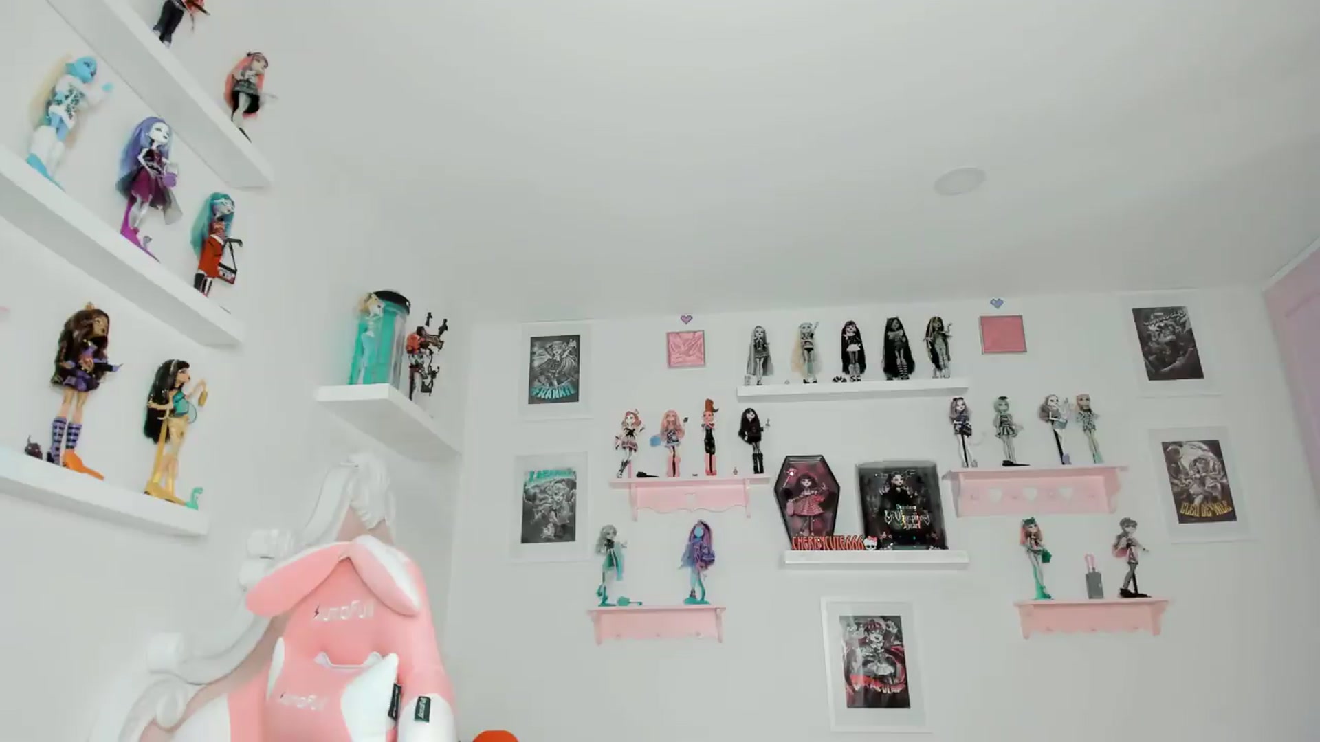 Gallery image thumbnail from Cherrycute666's myfreecams stream on, 05/09/2026, 07:25 image 20 of 20