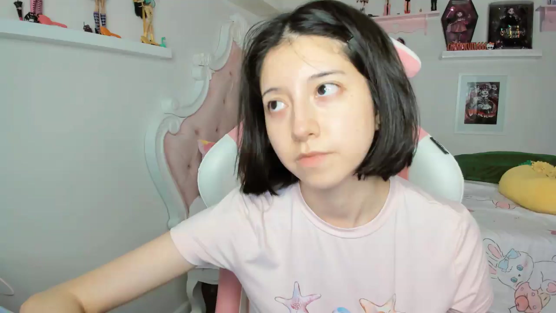Gallery image thumbnail from Cherrycute666's myfreecams stream on, 05/09/2026, 07:25 image 1 of 20