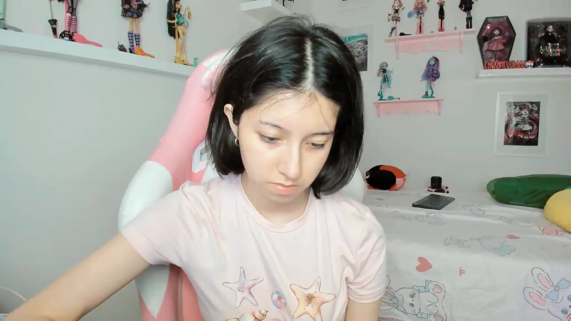 Gallery image thumbnail from Cherrycute666's myfreecams stream on, 05/09/2026, 07:25 image 2 of 20