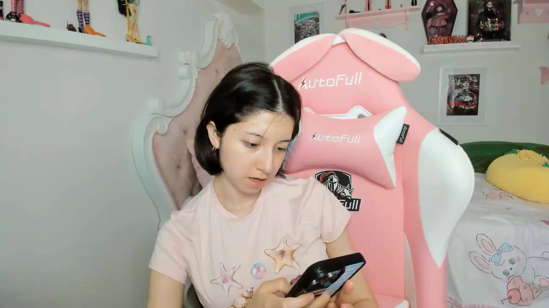 Gallery image thumbnail from Cherrycute666's myfreecams stream on, 05/09/2026, 07:25 image 10 of 20