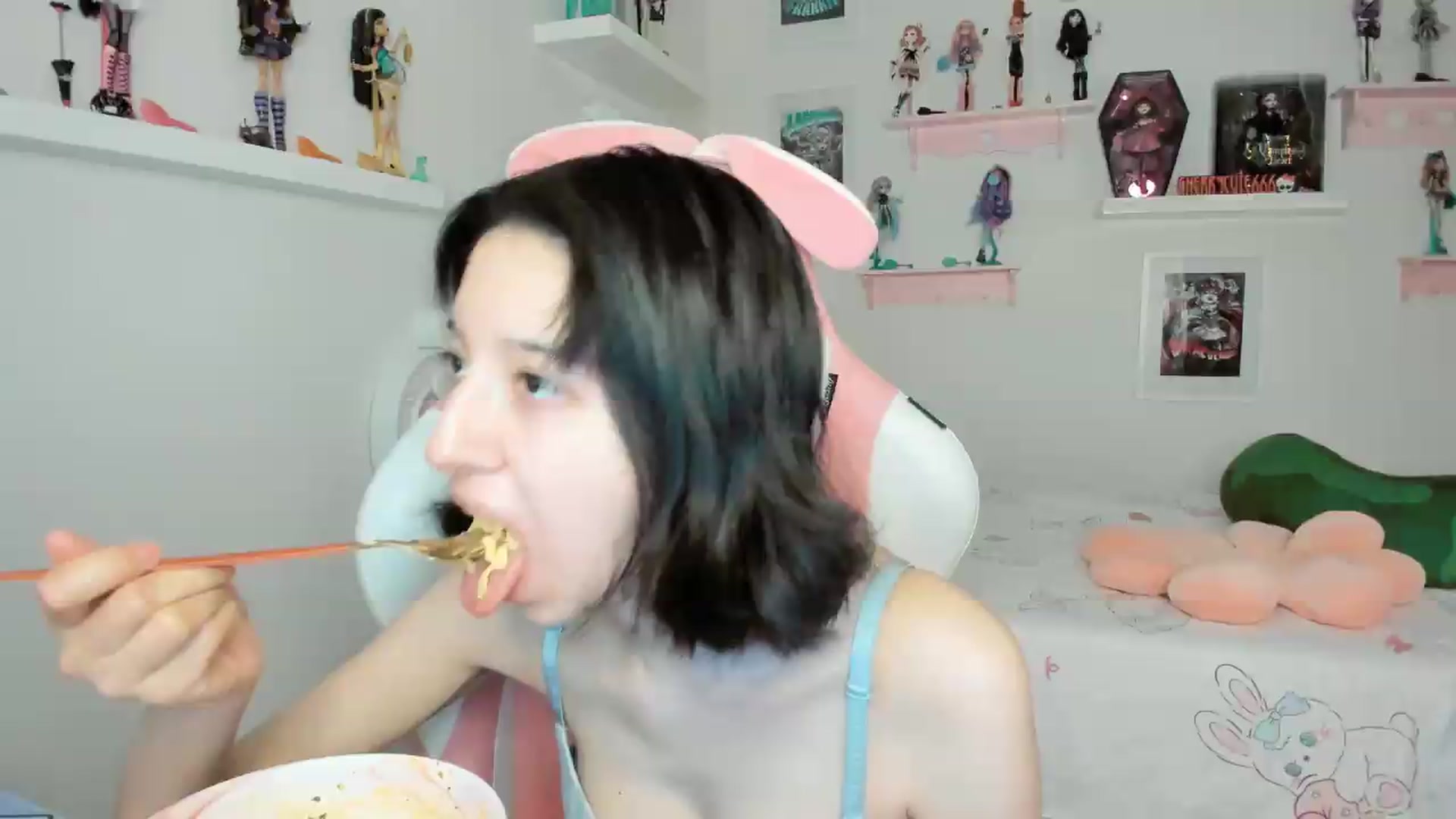 Gallery image thumbnail from Cherrycute666's myfreecams stream on, 05/10/2026, 06:07 image 5 of 20