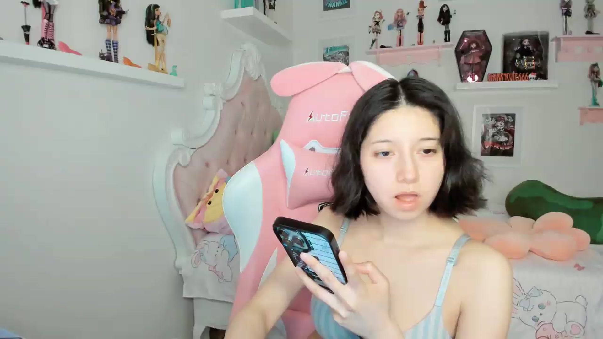 Gallery image thumbnail from Cherrycute666's myfreecams stream on, 05/10/2026, 06:07 image 13 of 20