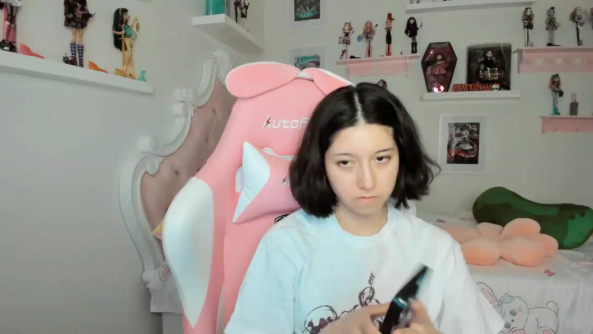 Gallery image thumbnail from Cherrycute666's myfreecams stream on, 05/10/2026, 07:55 image 13 of 20