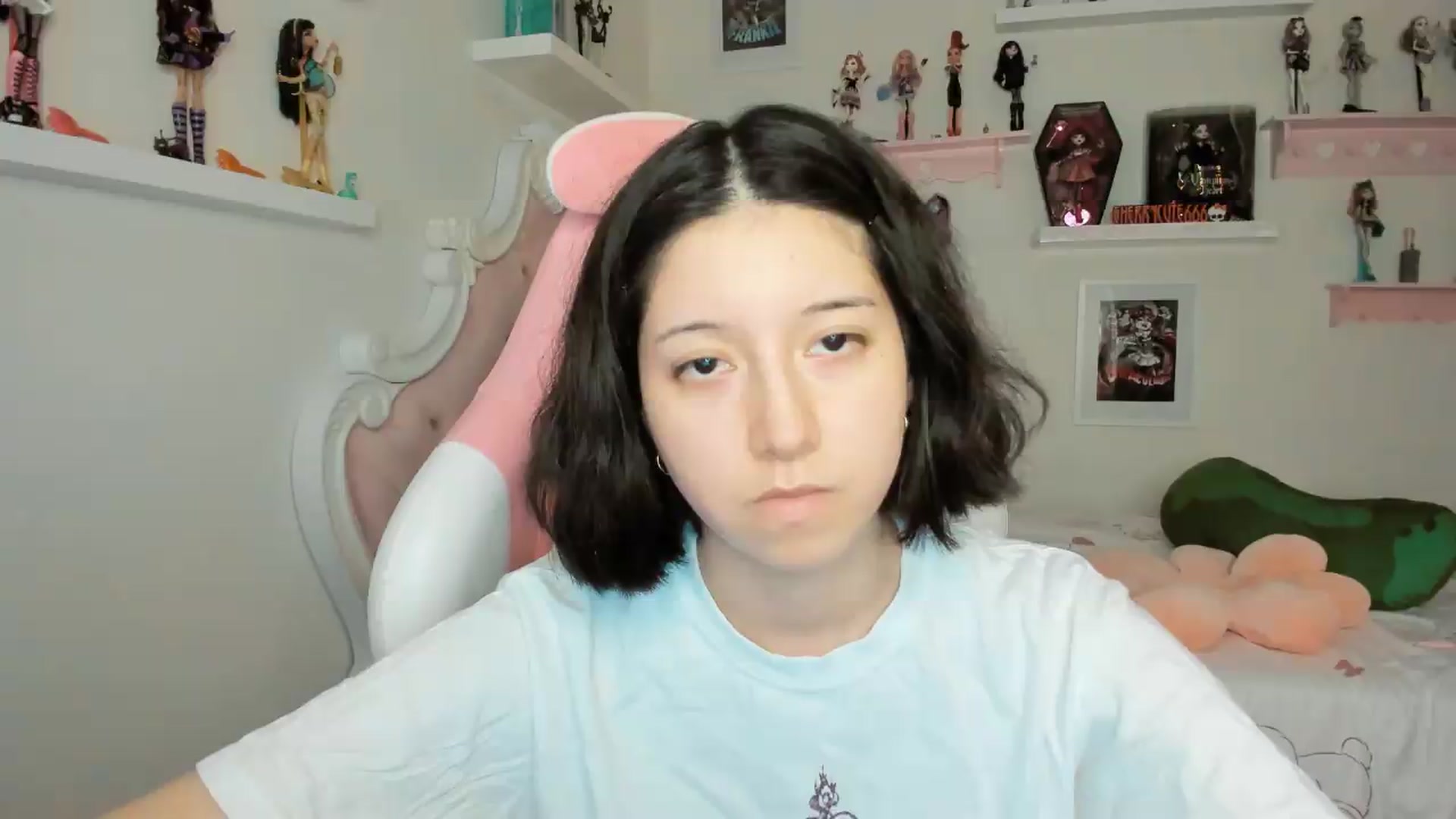 Gallery image thumbnail from Cherrycute666's myfreecams stream on, 05/10/2026, 07:55 image 14 of 20