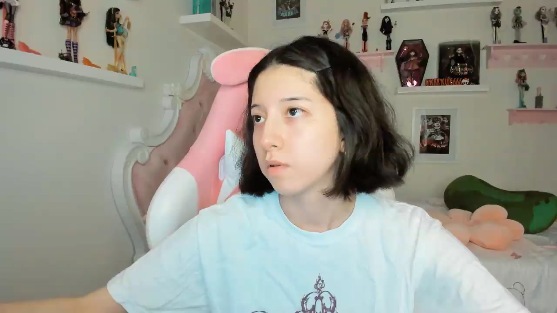 Gallery image thumbnail from Cherrycute666's myfreecams stream on, 05/10/2026, 07:55 image 8 of 20