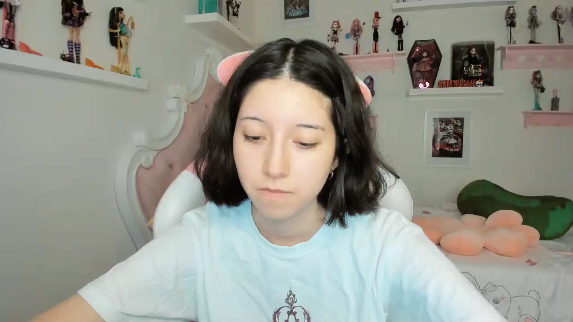 Gallery image thumbnail from Cherrycute666's myfreecams stream on, 05/10/2026, 07:55 image 5 of 20