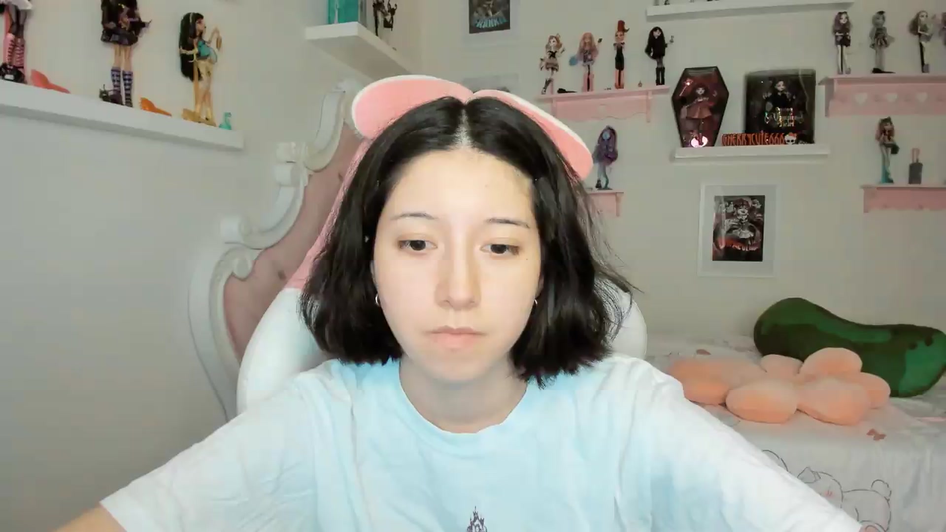 Gallery image thumbnail from Cherrycute666's myfreecams stream on, 05/10/2026, 07:55 image 18 of 20