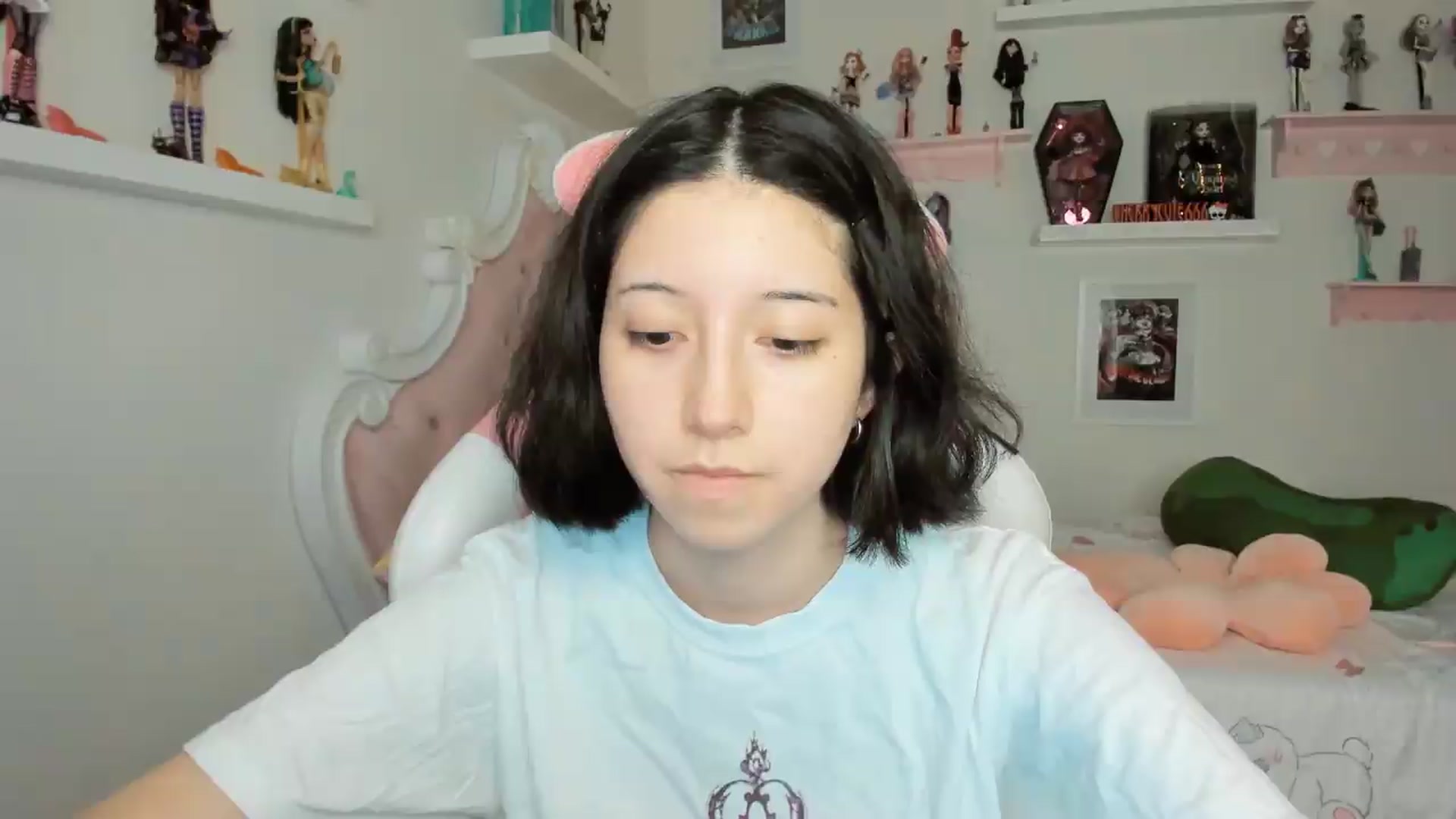 Gallery image thumbnail from Cherrycute666's myfreecams stream on, 05/10/2026, 07:55 image 4 of 20