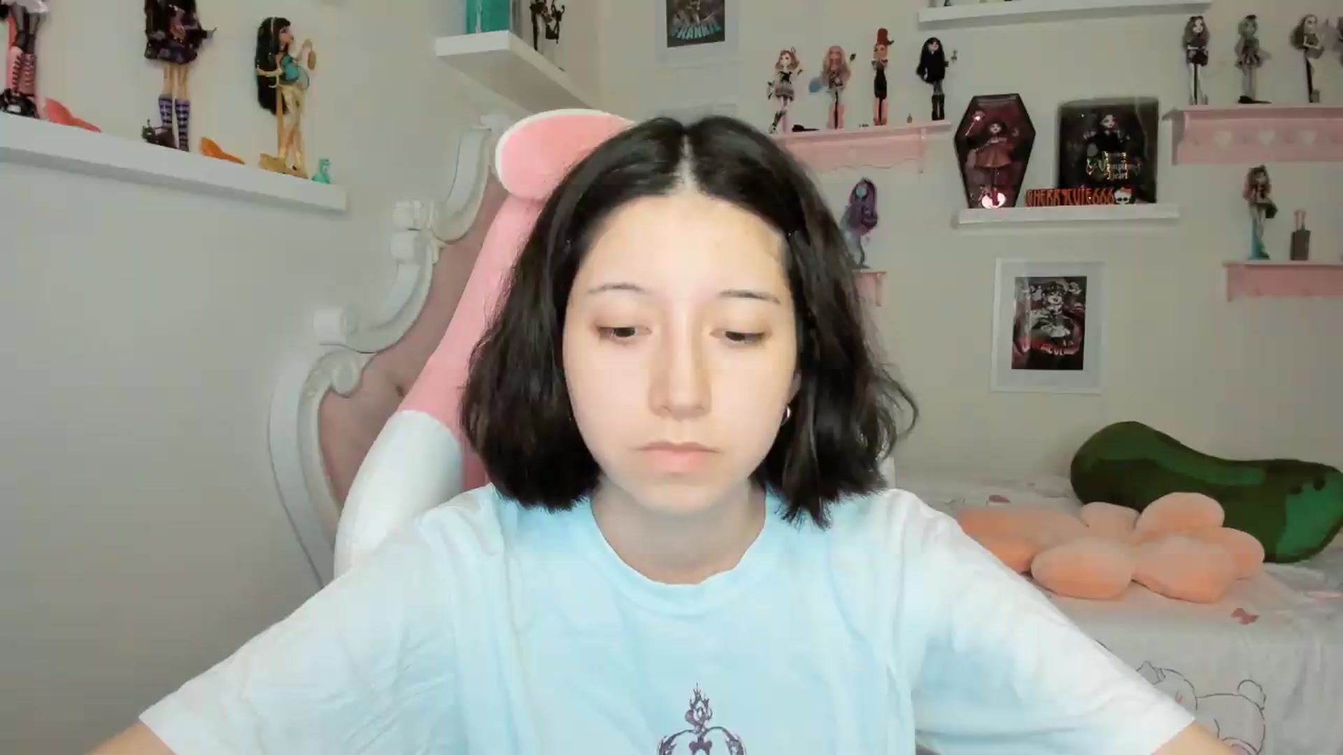 Gallery image thumbnail from Cherrycute666's myfreecams stream on, 05/10/2026, 07:55 image 11 of 20
