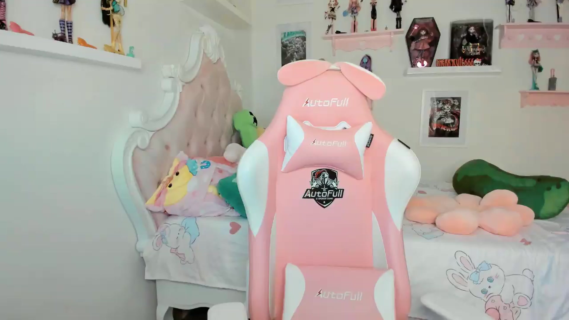Gallery image thumbnail from Cherrycute666's myfreecams stream on, 05/10/2026, 07:55 image 1 of 20