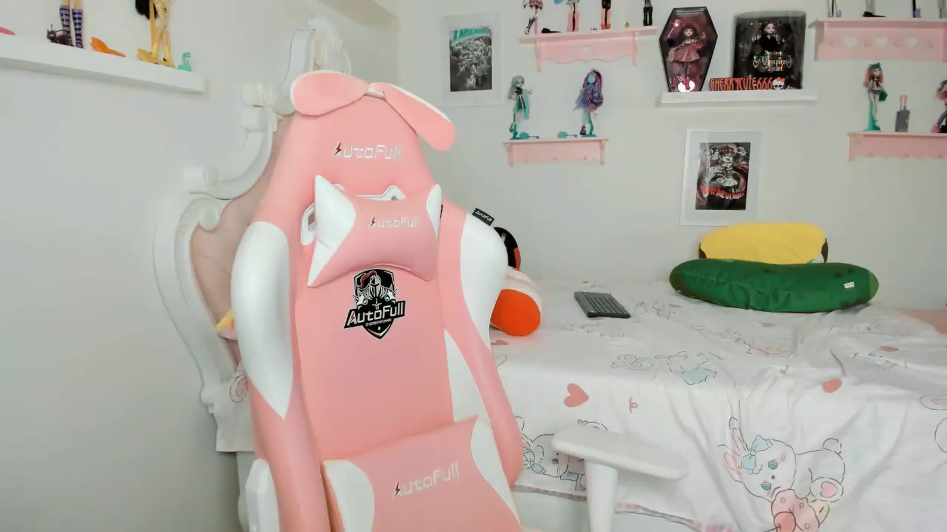Gallery image thumbnail from Cherrycute666's myfreecams stream on, 05/11/2026, 06:34 image 7 of 20