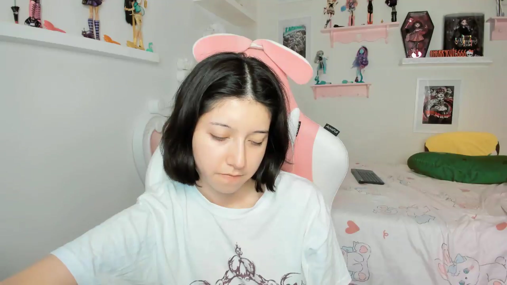 Gallery image thumbnail from Cherrycute666's myfreecams stream on, 05/11/2026, 06:34 image 9 of 20